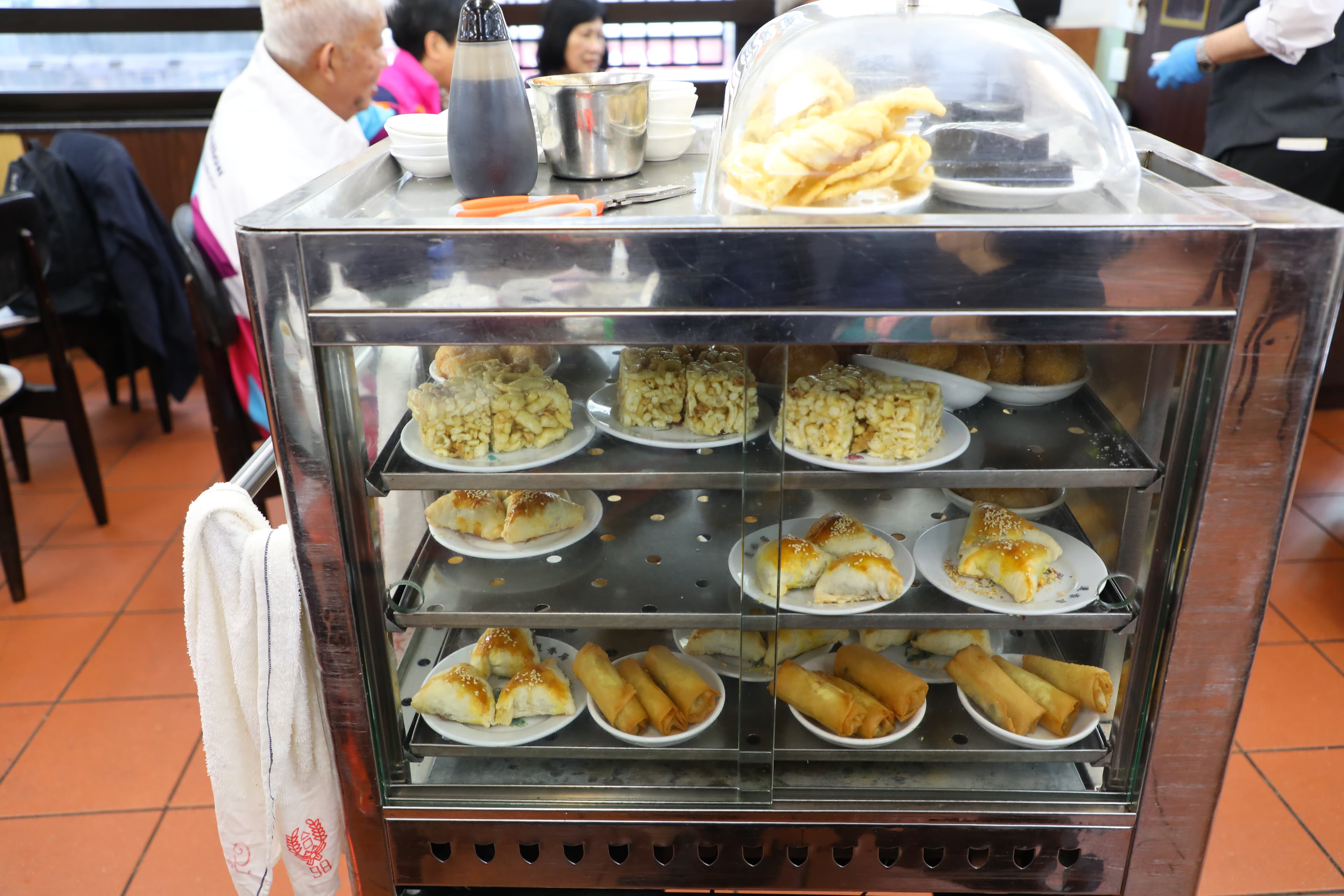 一台點心車就是一個食物部門。