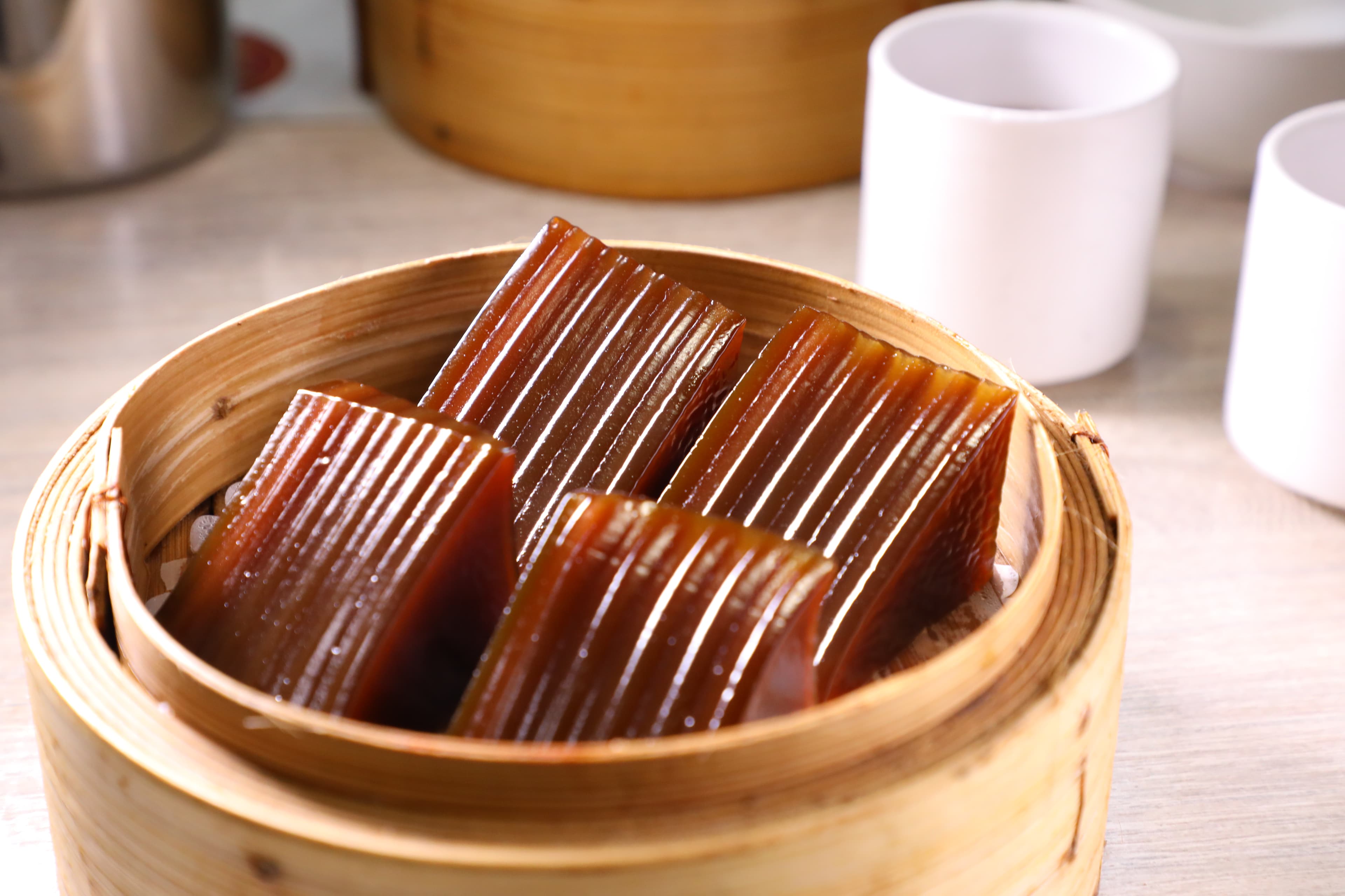 「薑汁九層糕」冷熱食皆可,冷吃更Q彈。(中點,港幣25元/份)
