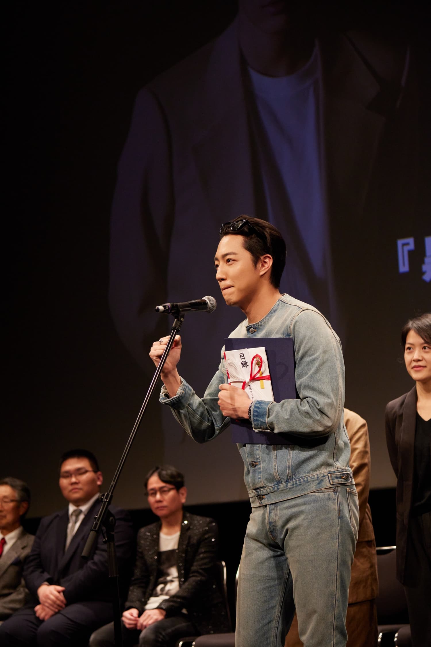 蔡凡熙在台下聽到導演柯震東的名字一時沒反應過來,上台緊張到語無倫次。(禾豐九路提供)