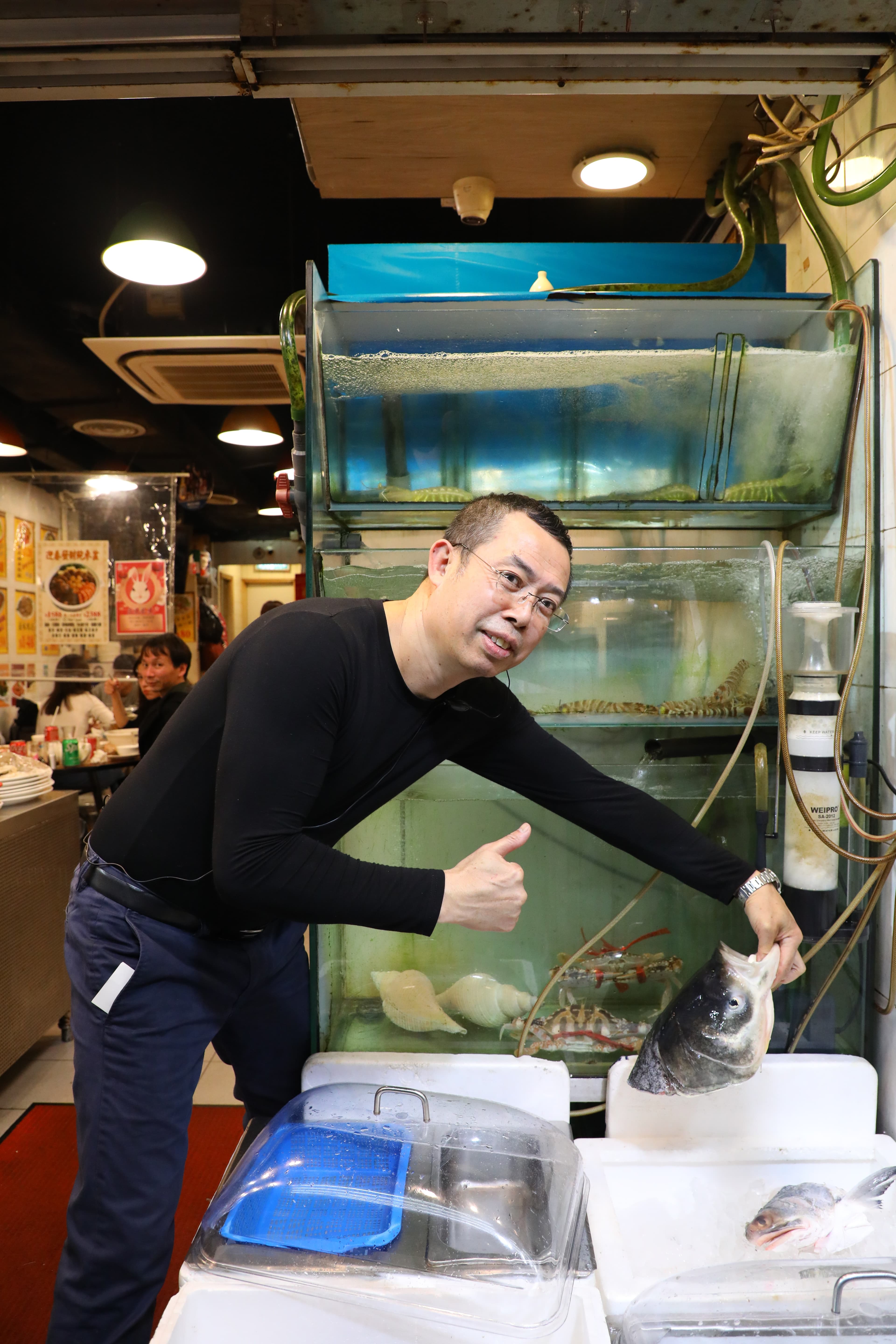 老闆陳星最自豪潮州人烹製海鮮功力,以最少調味,吃最新鮮的原味。