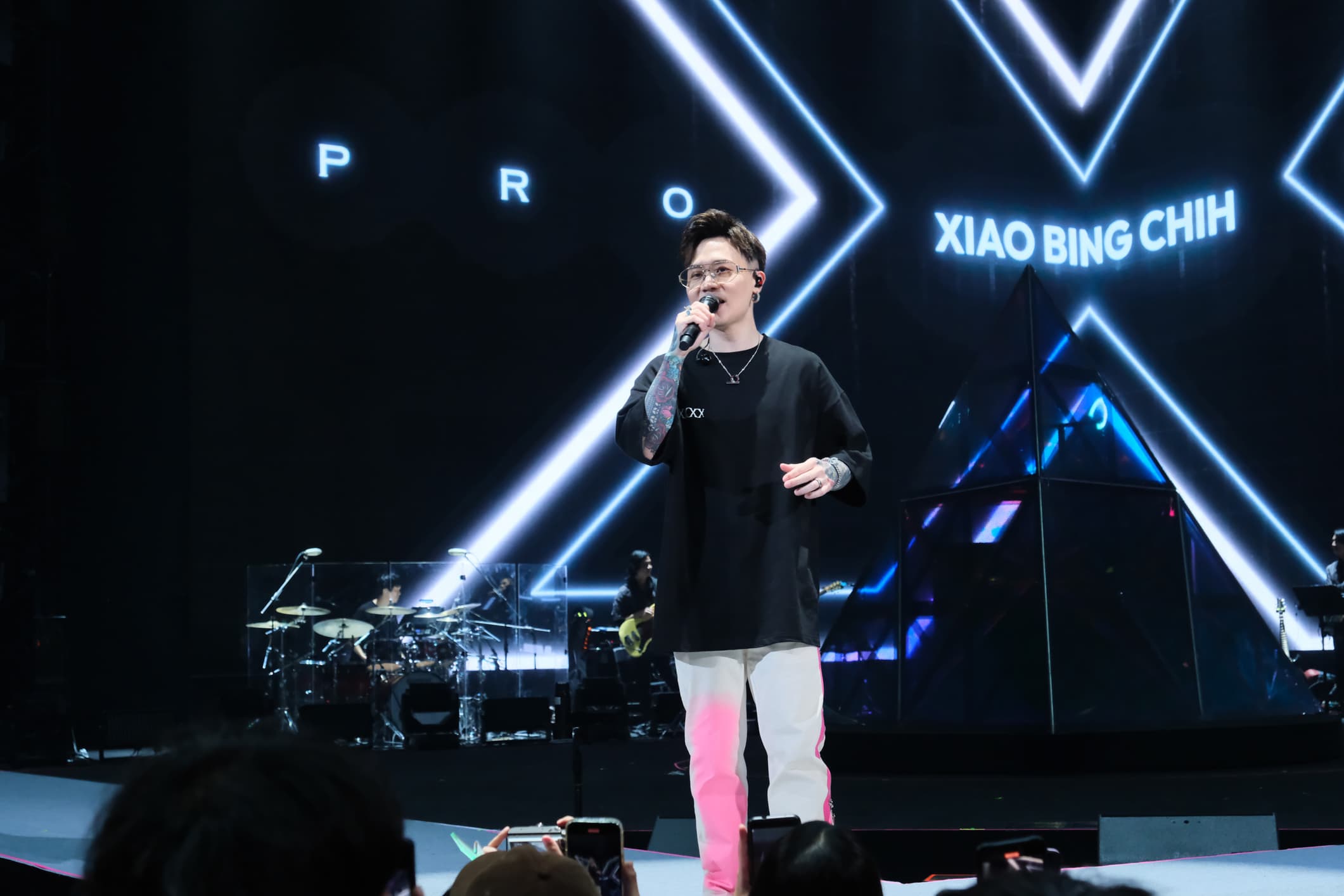 蕭秉治首度入圍hito最受歡迎男歌手〈毒藥〉獲hito年度十大華語歌曲獎。(相信音樂提供)