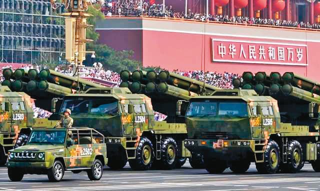 中共對台不斷文攻武嚇,沿海布署各式導彈,嚴重破壞區域穩定。 (翻攝央視)