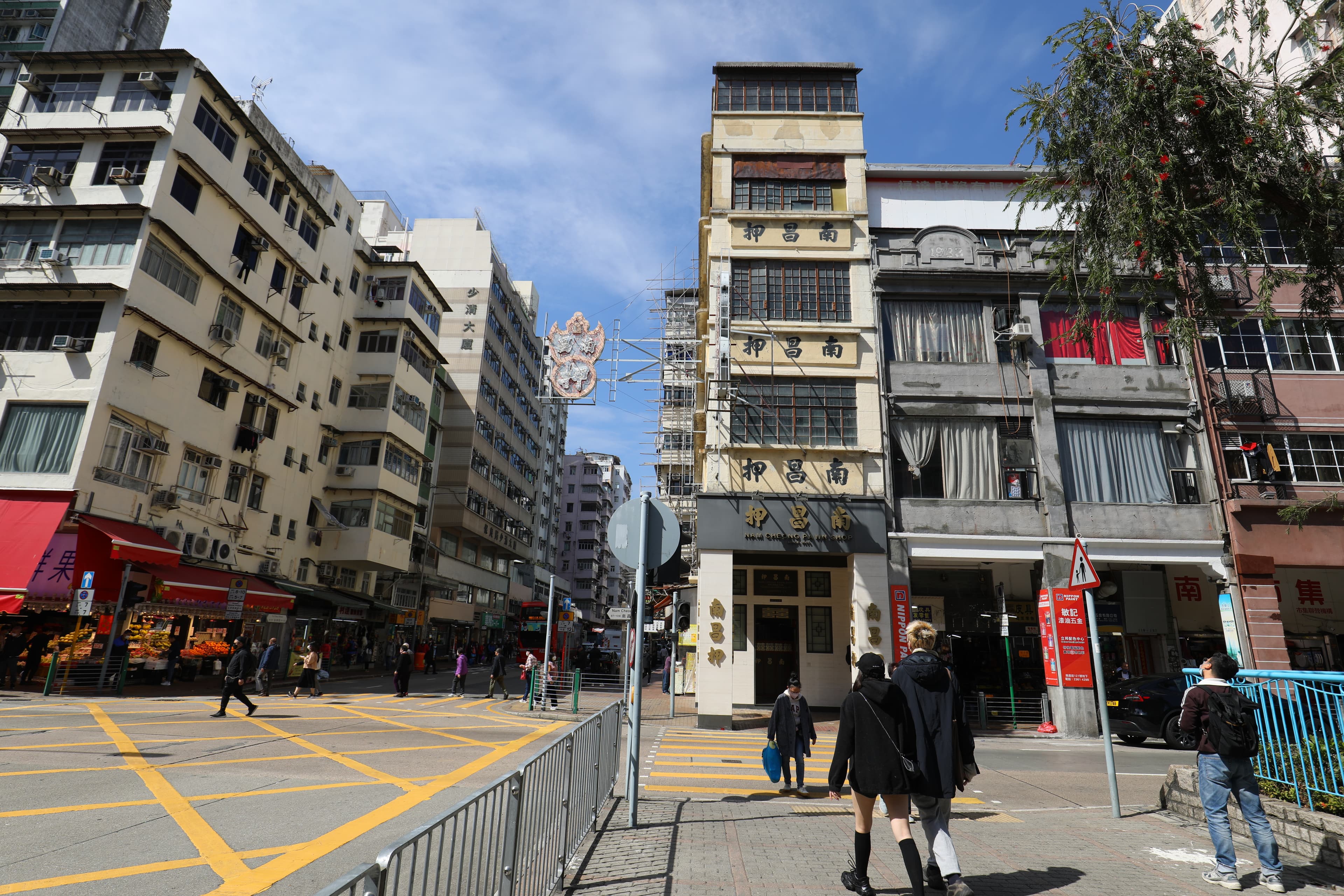 深水埗雖是工業區,但近年冒出許多網紅咖啡館。