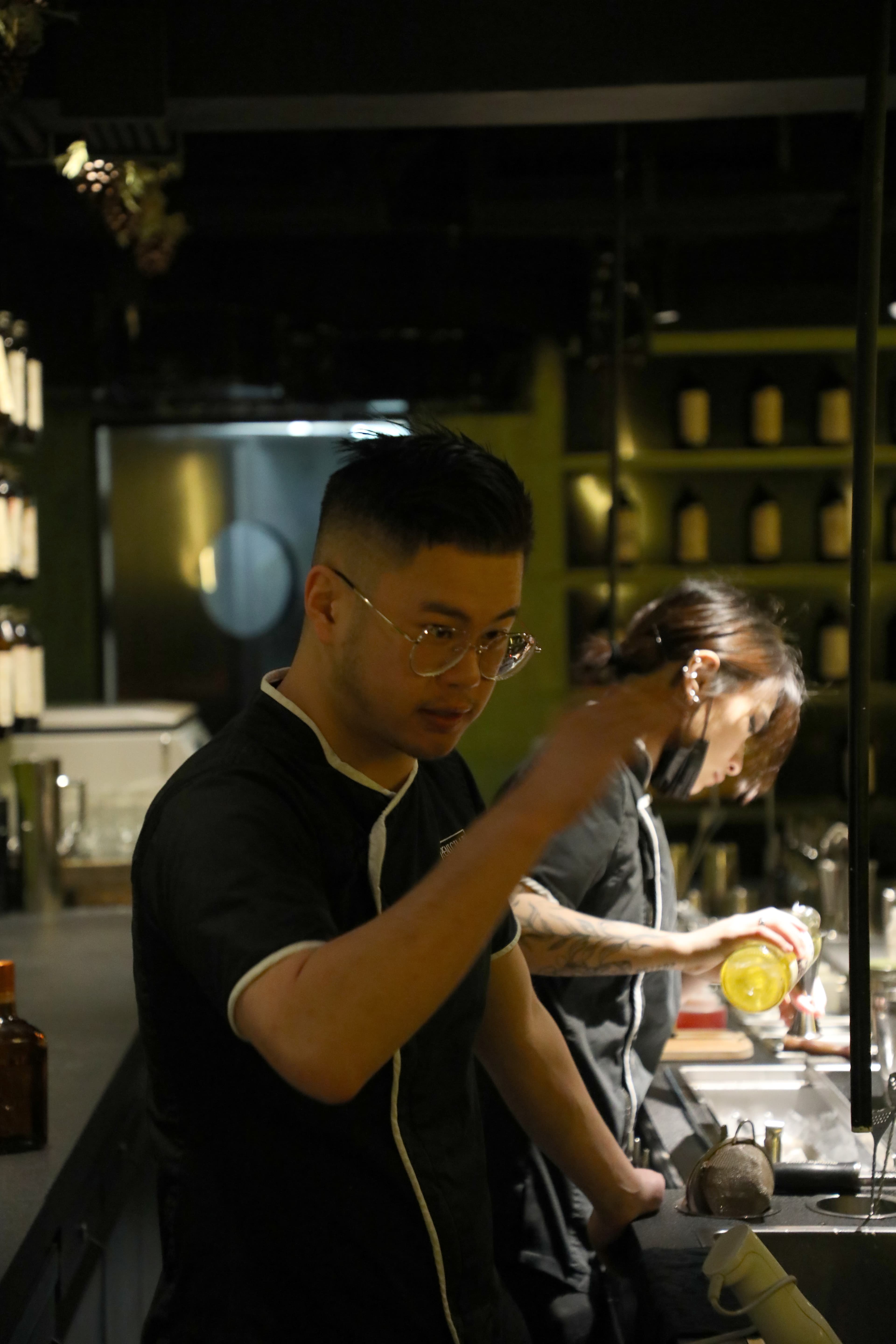 來自台灣的Morris，年僅25歲，現在是PENICILLIN的首席調酒師。