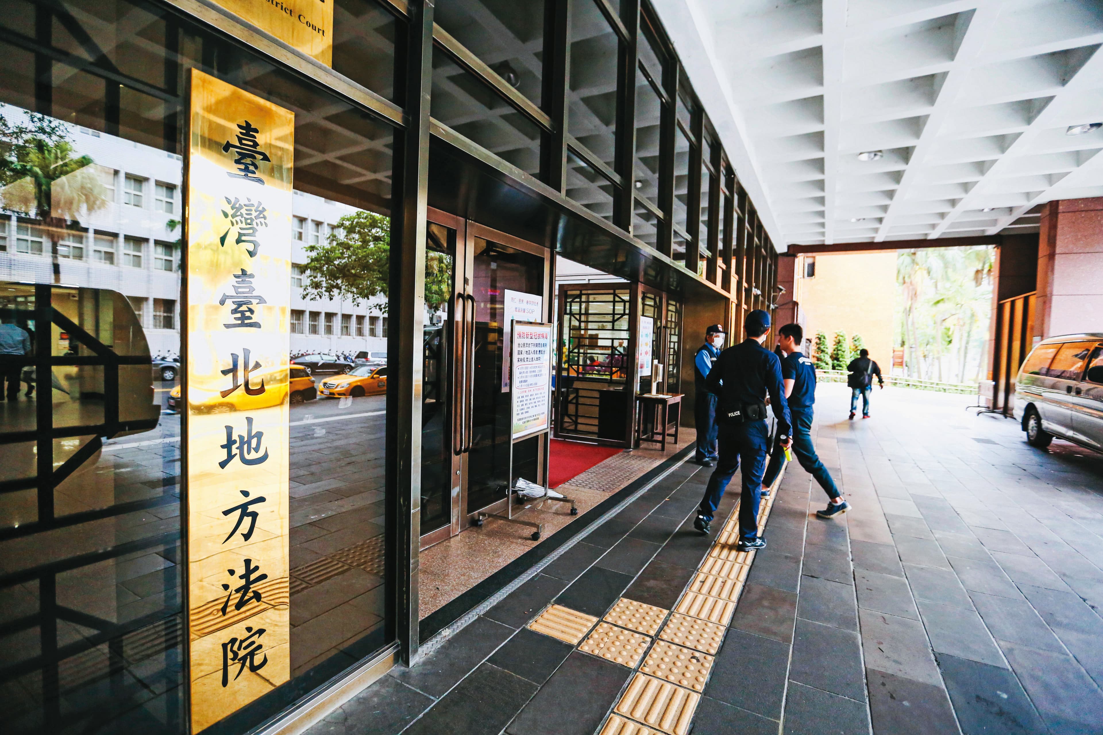 張覺引因詐騙名牌包、捲入討債糾紛,去年遭法院判刑定讞,得易科罰金。