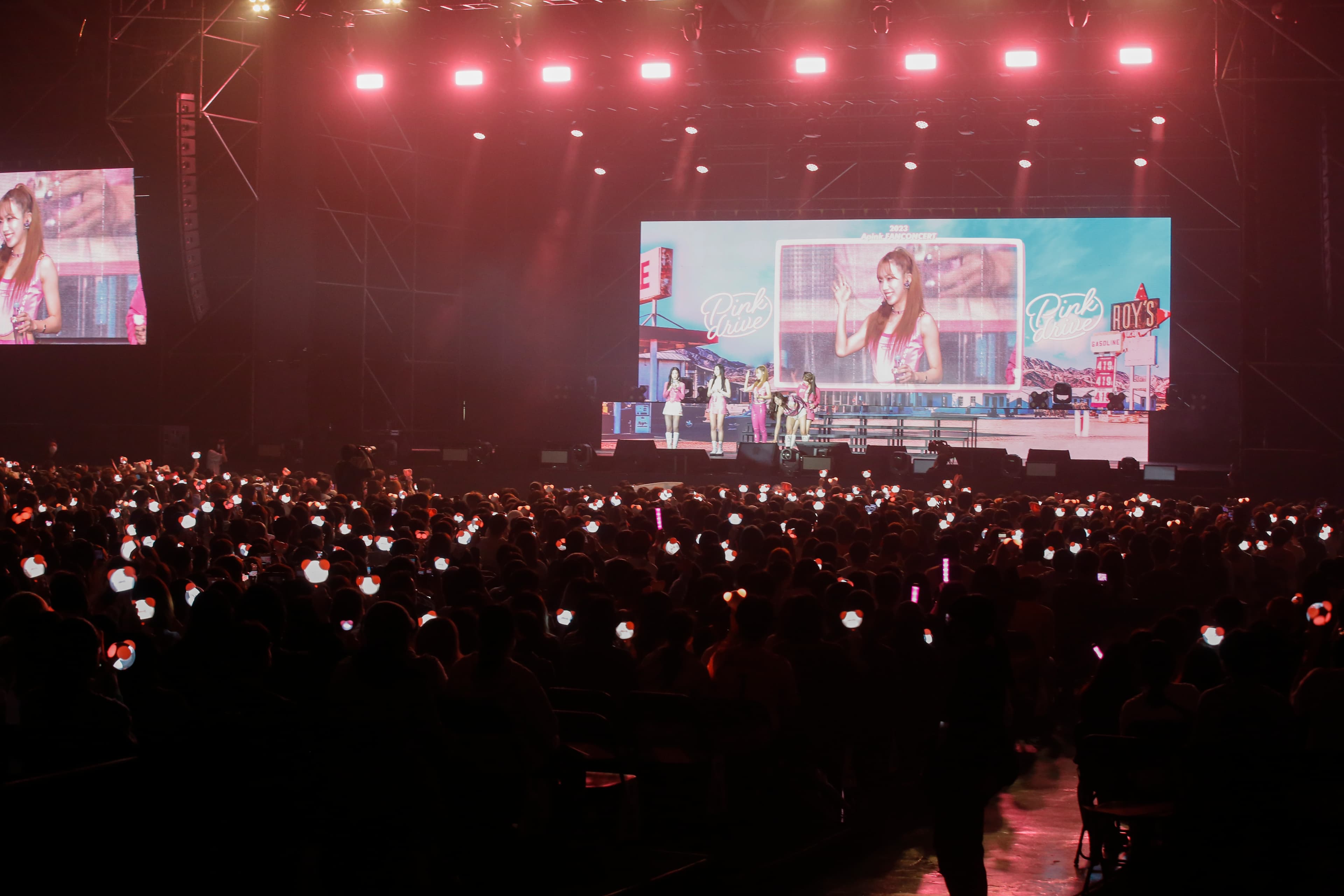 APINK演唱會吸引3,000名粉絲捧場,熱情應援聲讓APINK成員聽得超開心。