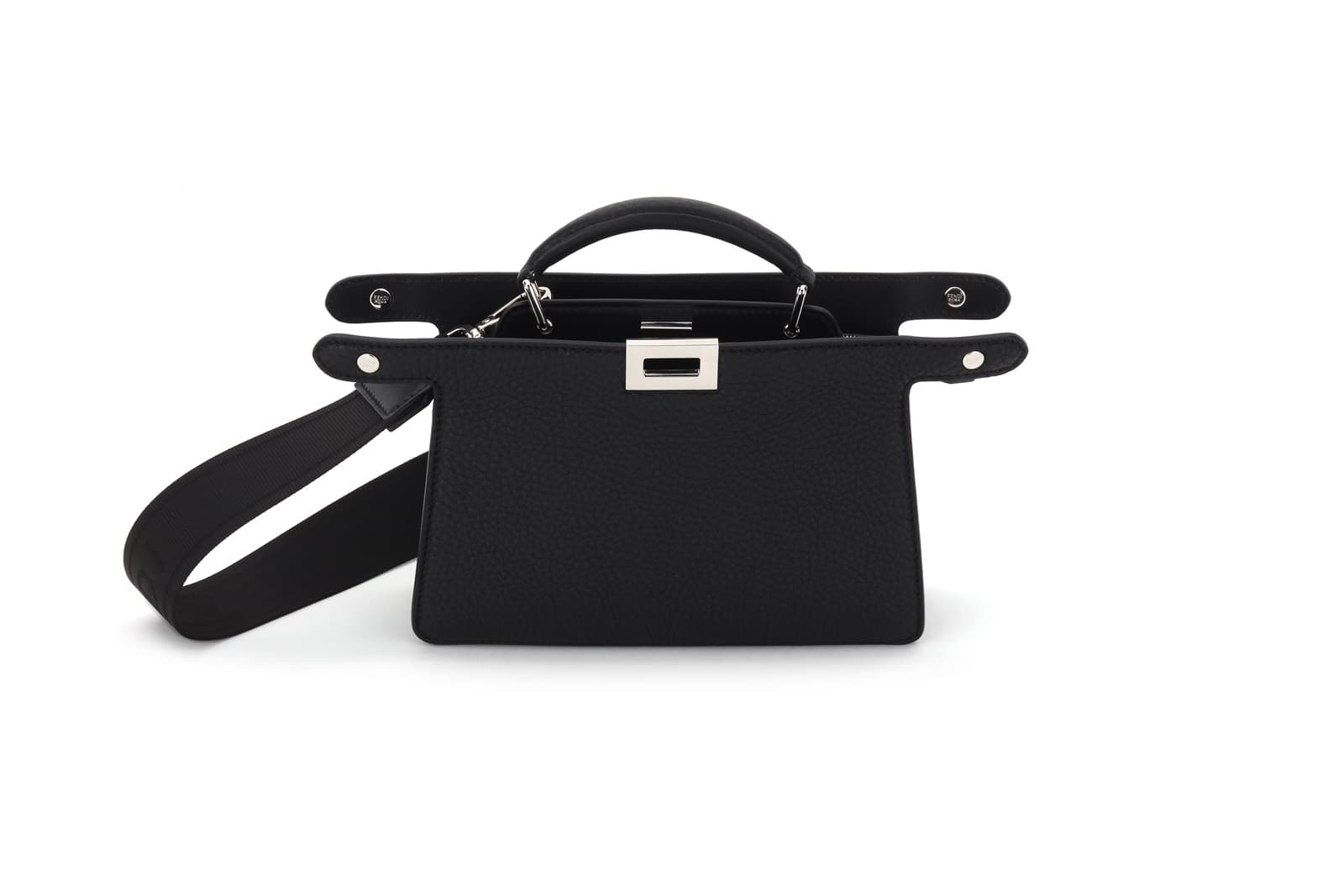 黑色Peekaboo ISeeU XCross。NT$112,000(FENDI提供)