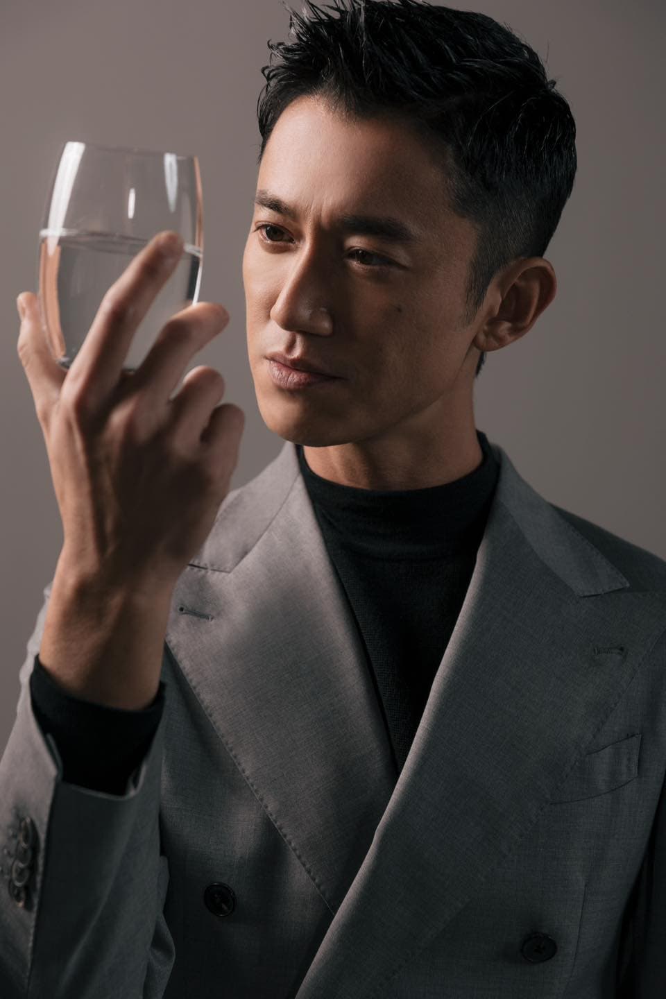 吳慷仁拍戲時常大幅改變體型。(吳慷仁臉書)