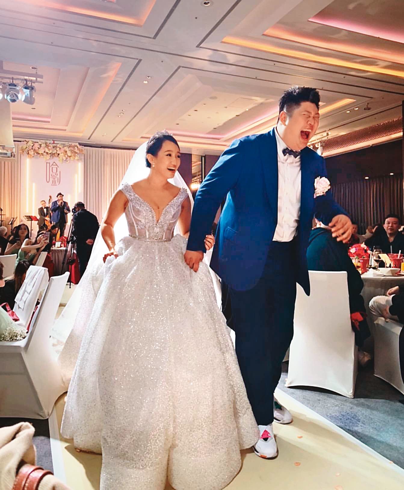 哈孝遠和空姐瑄瑄結婚5年,老婆也因此成為通告藝人。(翻攝自liufanshiuan IG)