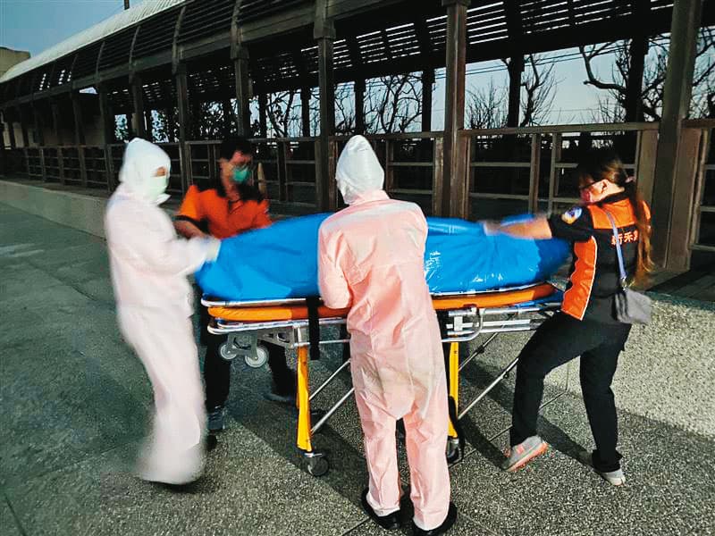 據傳越南人成功偷渡來台打黑工已逾千人,但不幸命喪海中的人數也難以估計。(翻攝畫面)
