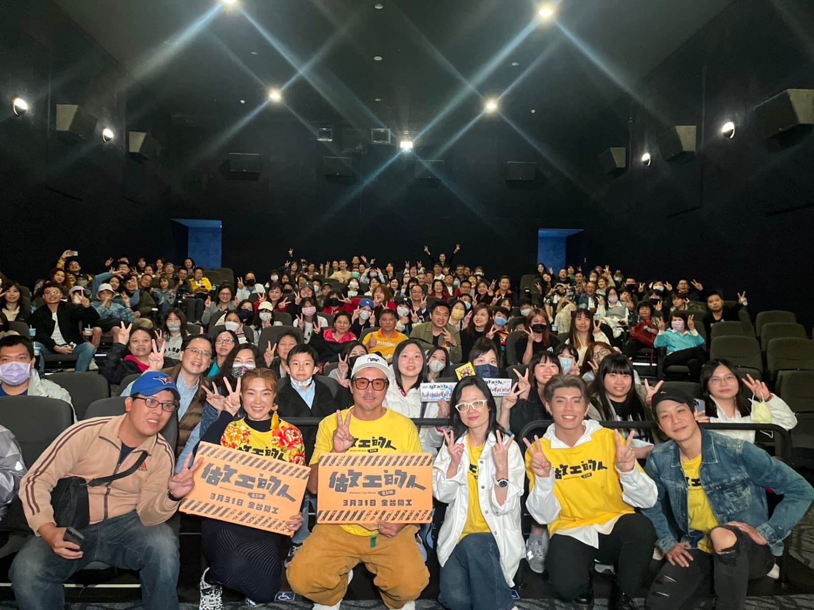 演員的陳峻廷為了感謝李銘順的教導,特別到QA場相挺,自己看完電影也覺得很感動。(大慕影藝、華映娛樂提供)