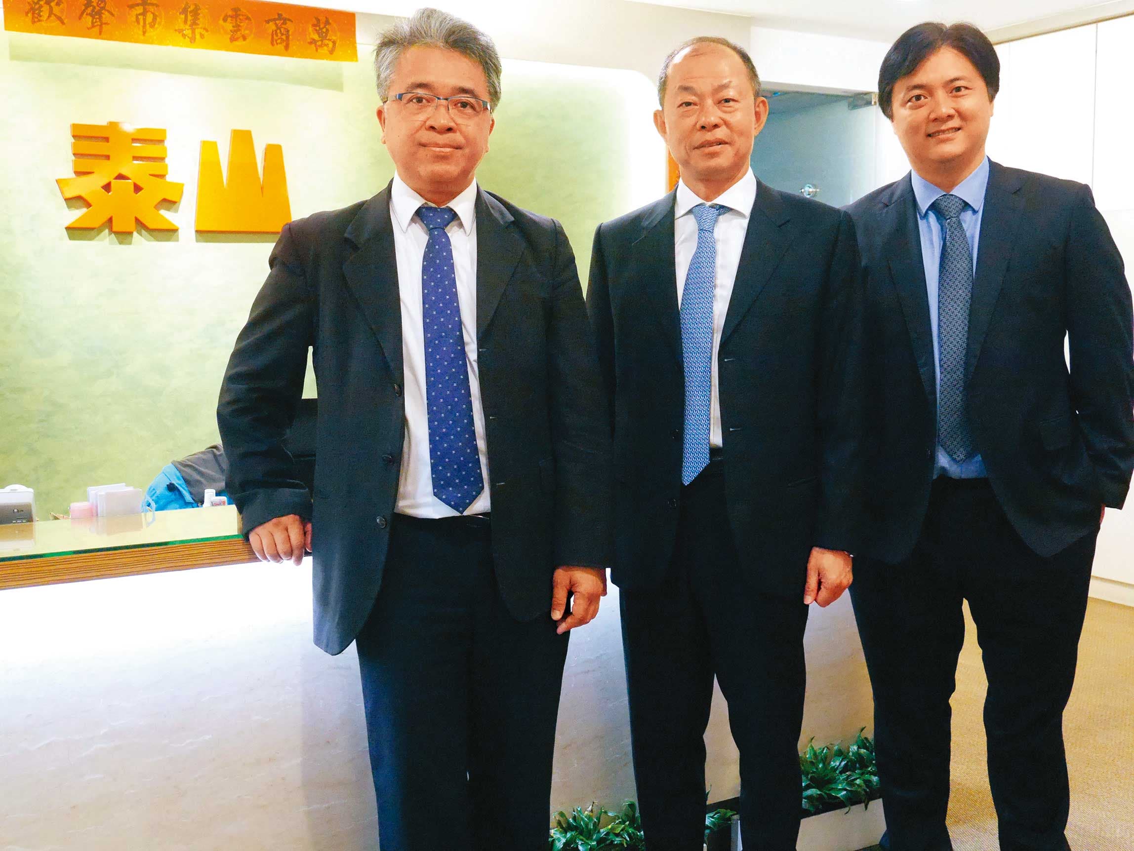 以詹景超(中)為首的泰山詹家,可能在6月丟失經營權。(泰山提供)