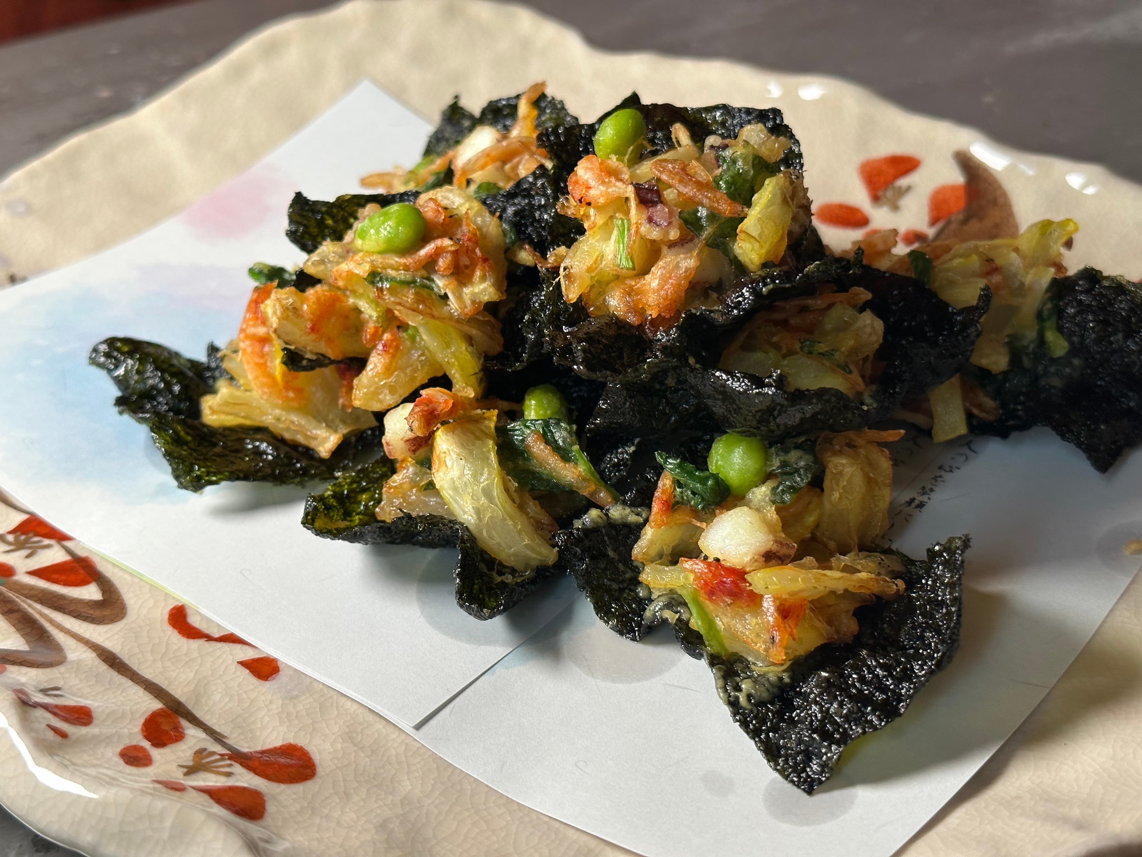 「櫻花蝦蔬菜揚」脆口香甜,還多了海苔、蝦子的鮮明海味。