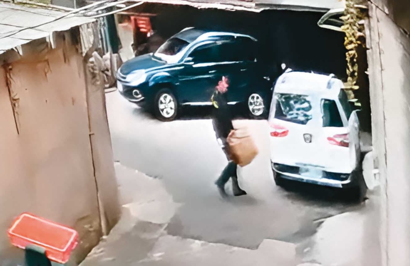林國平殺人分屍後,特地租了汽車,開到基隆山區棄屍。(翻攝畫面)