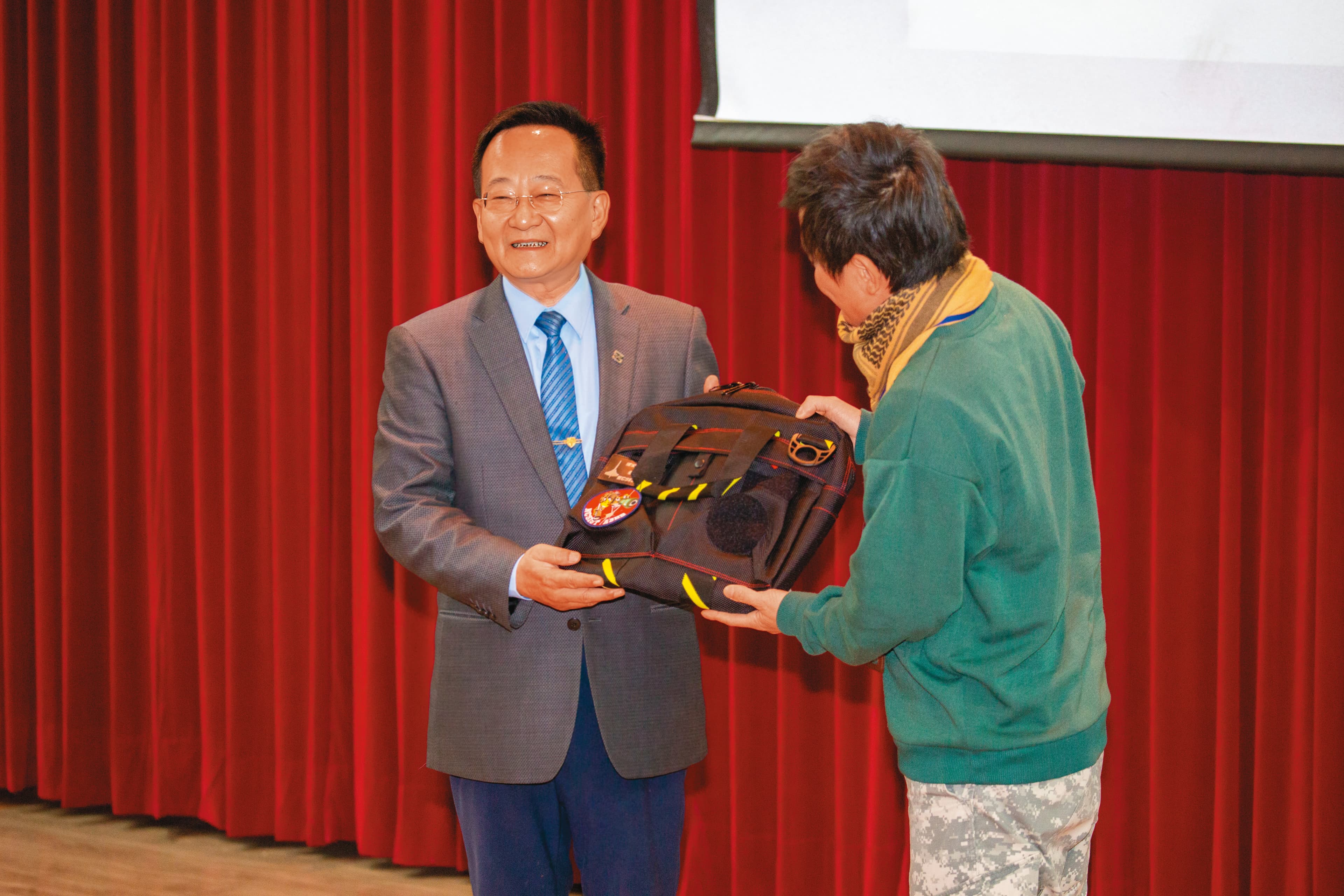 張忠誠17日獲續任中科院院長。