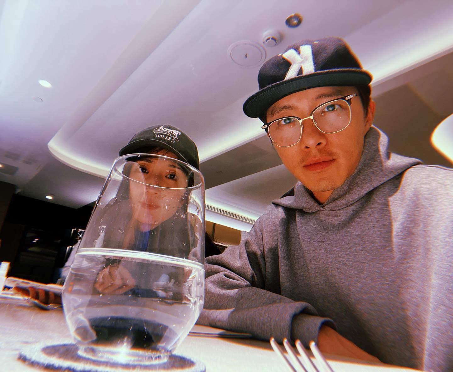 柯佳嬿在與坤達結婚之前,經歷了一段婚姻跟幾段感情,而且都頗戲劇化。(翻攝坤達臉書)