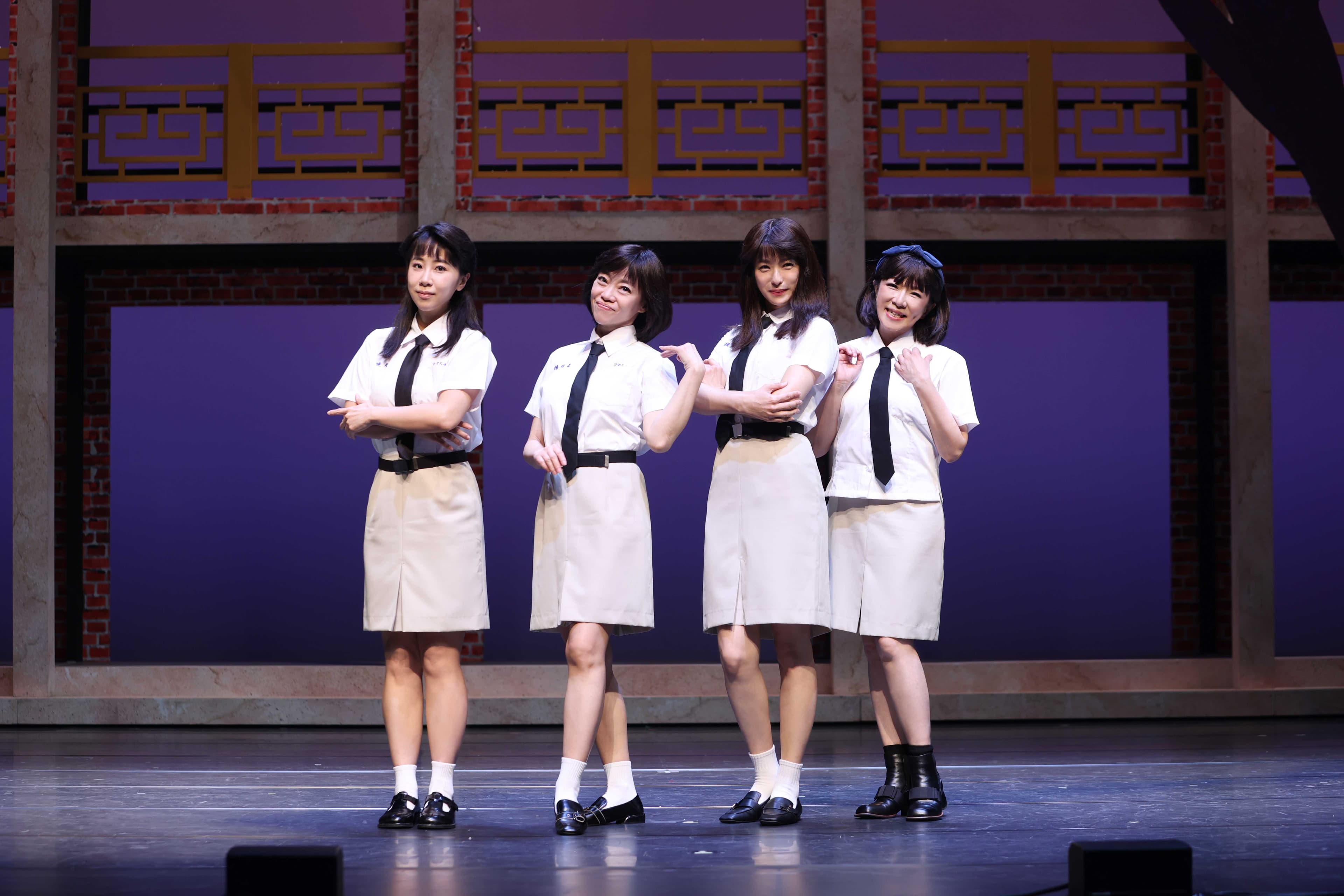 演員群有金仁馨(左一)、賴雅妍(右二)、范瑞君(左二)、趙詠華(右一),有戲骨也有唱將。(全民大劇團提供)