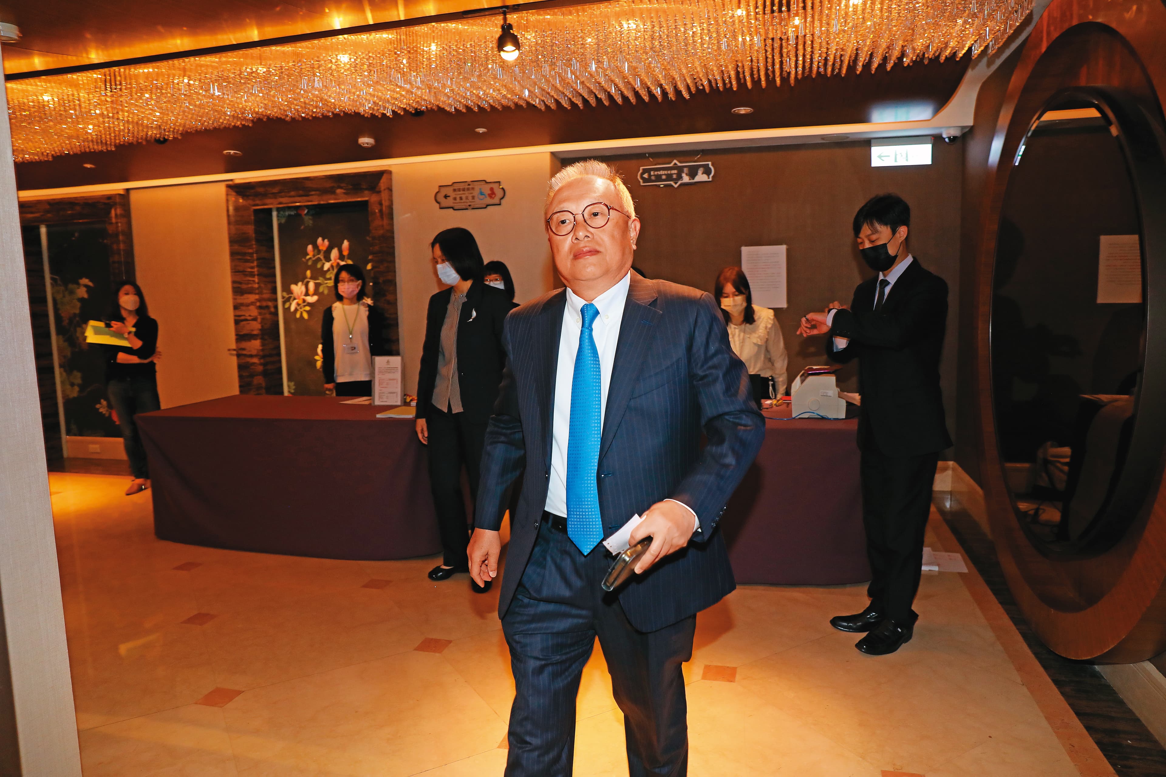 周永銘一派挾股權優勢,成功解任對手陣營董事。