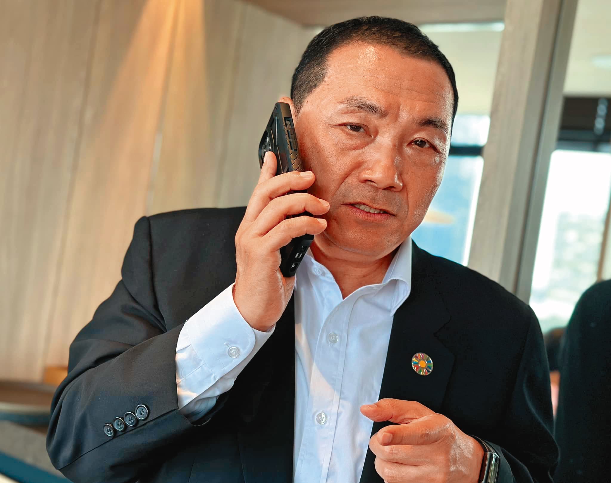 侯友宜出訪新加玻時,土城爆發槍擊案,侯下令嚴辦,卻仍引爆綠營批評怠忽職守。(翻攝侯友宜臉書)