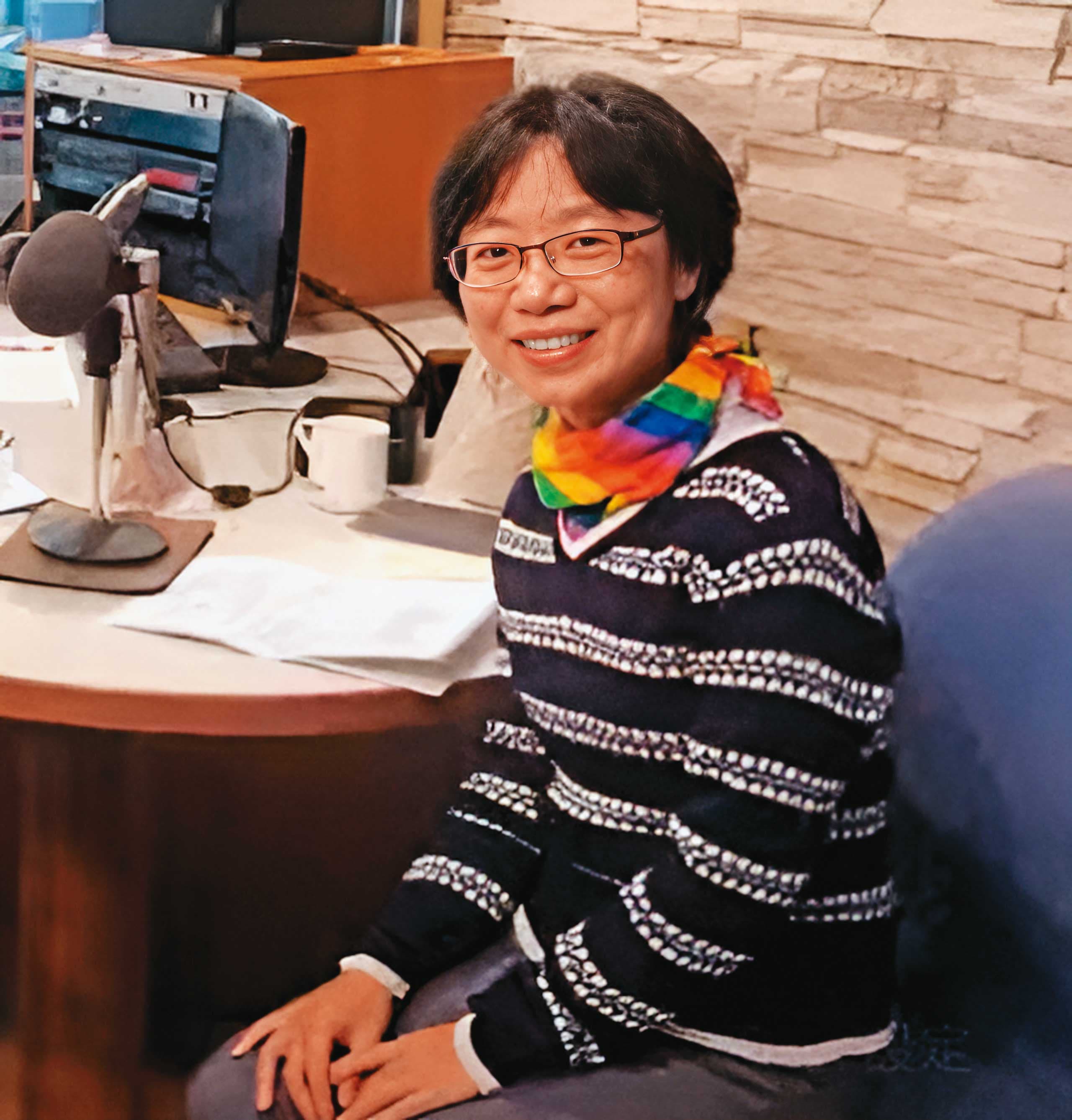 台中市政府主任消保官康馨壬(圖)指出,本案的爭議在於「7天猶豫期」。(翻攝台中廣播FM100.7 YouTube)