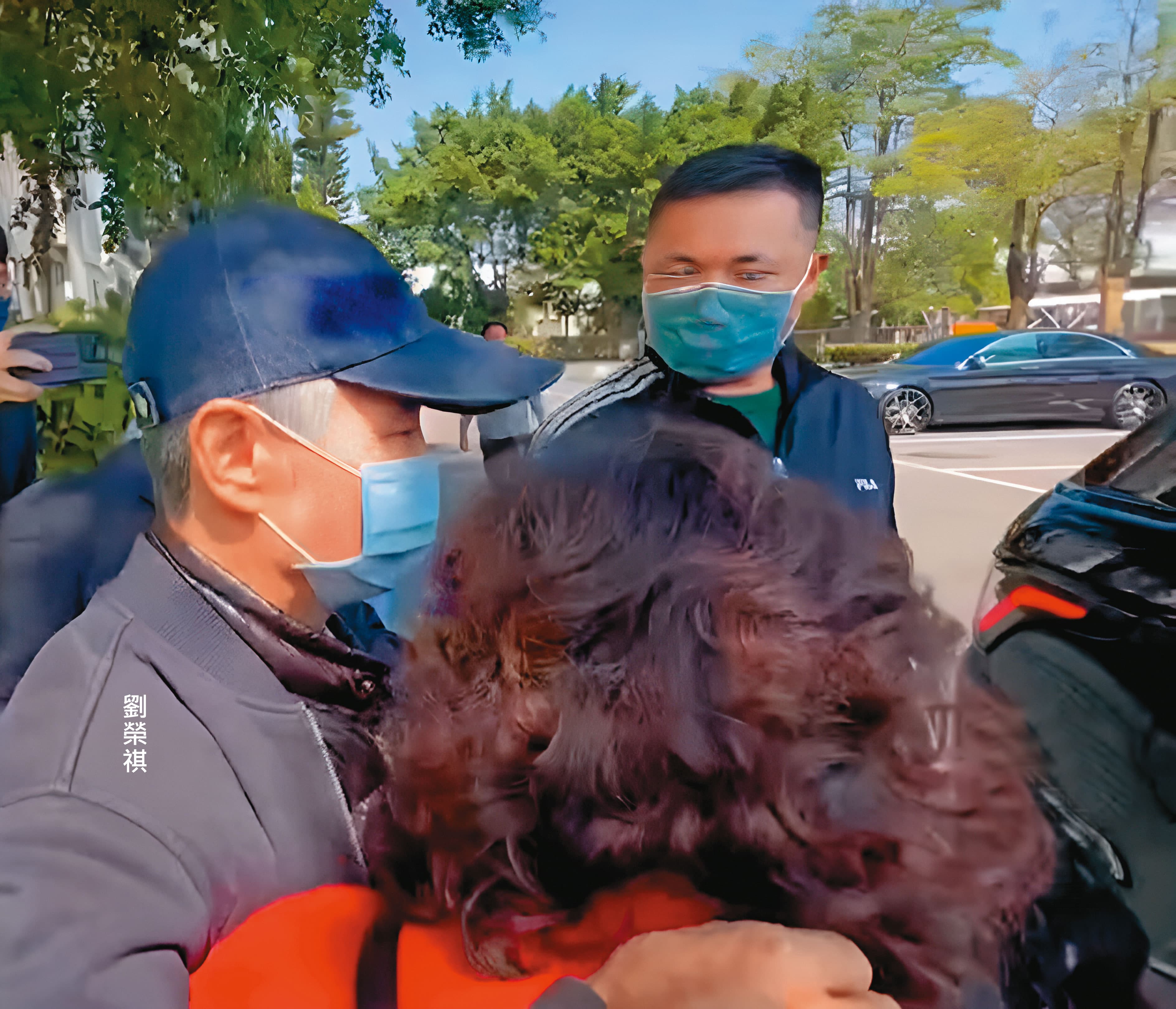 國泰洋酒負責人劉榮祺涉逃漏稅遭起訴,他在偵查時認罪,繳回8千萬元犯罪所得,並以1億元天價交保。(翻攝《鏡新聞》)