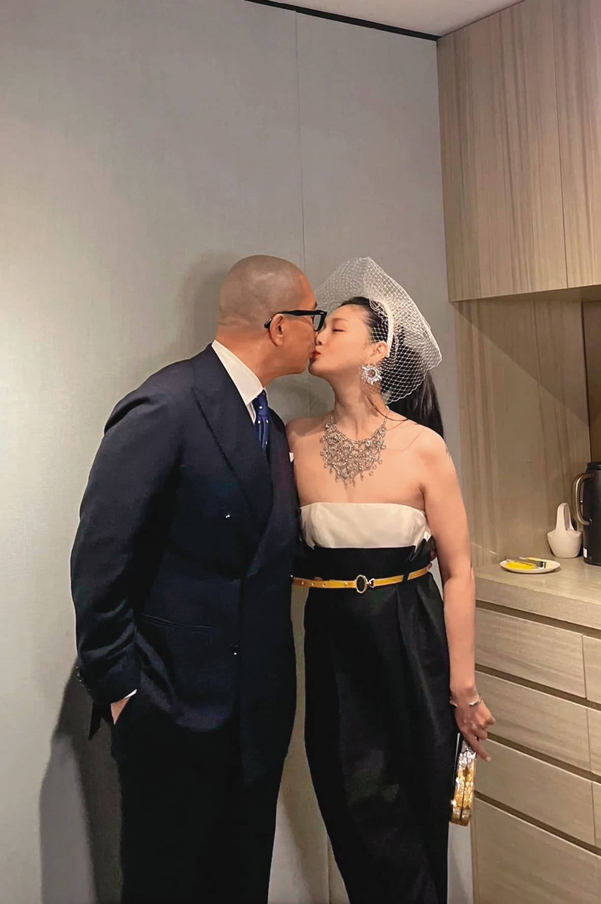 大S(右)與舊愛具俊曄(左)復合結婚,喜事刺激到了前夫汪小菲的敏感神經。(翻攝自大S徐熙媛IG)