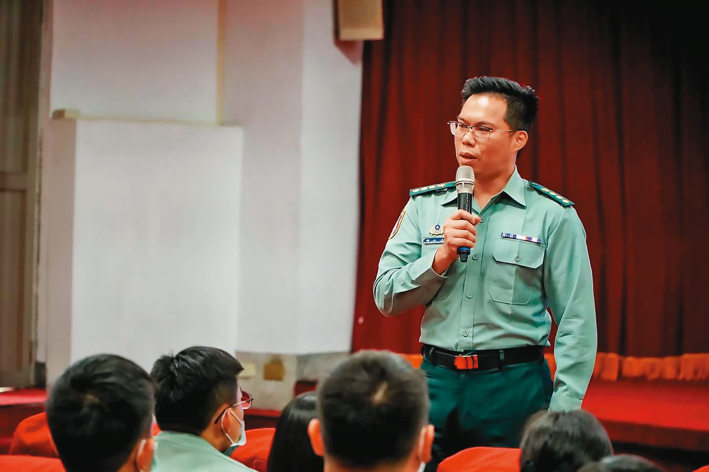 政戰學院新聞系系主任傅文成,遭控一稿兩投、詐領補助。(翻攝國防大學臉書)