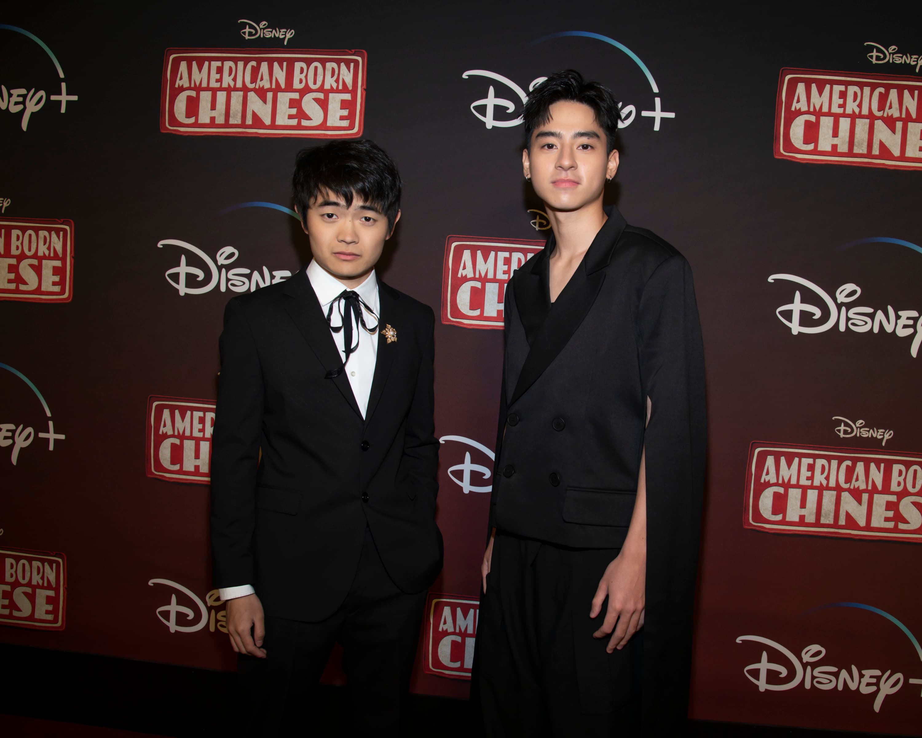 王班(左)與劉敬(右)是全劇的擔當。(Disney+提供)