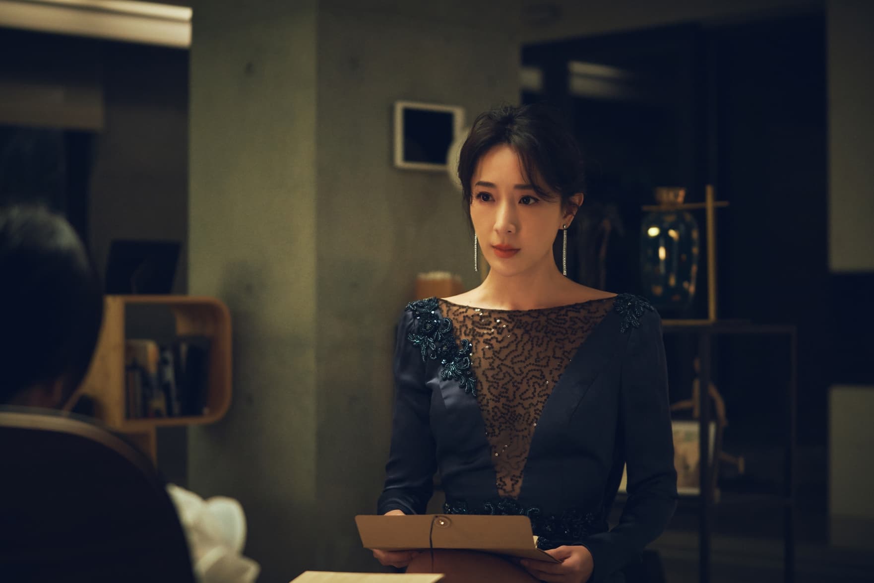 在《親愛壞蛋》中隋棠懷疑温昇豪出軌對婚姻不忠。(三立提供)