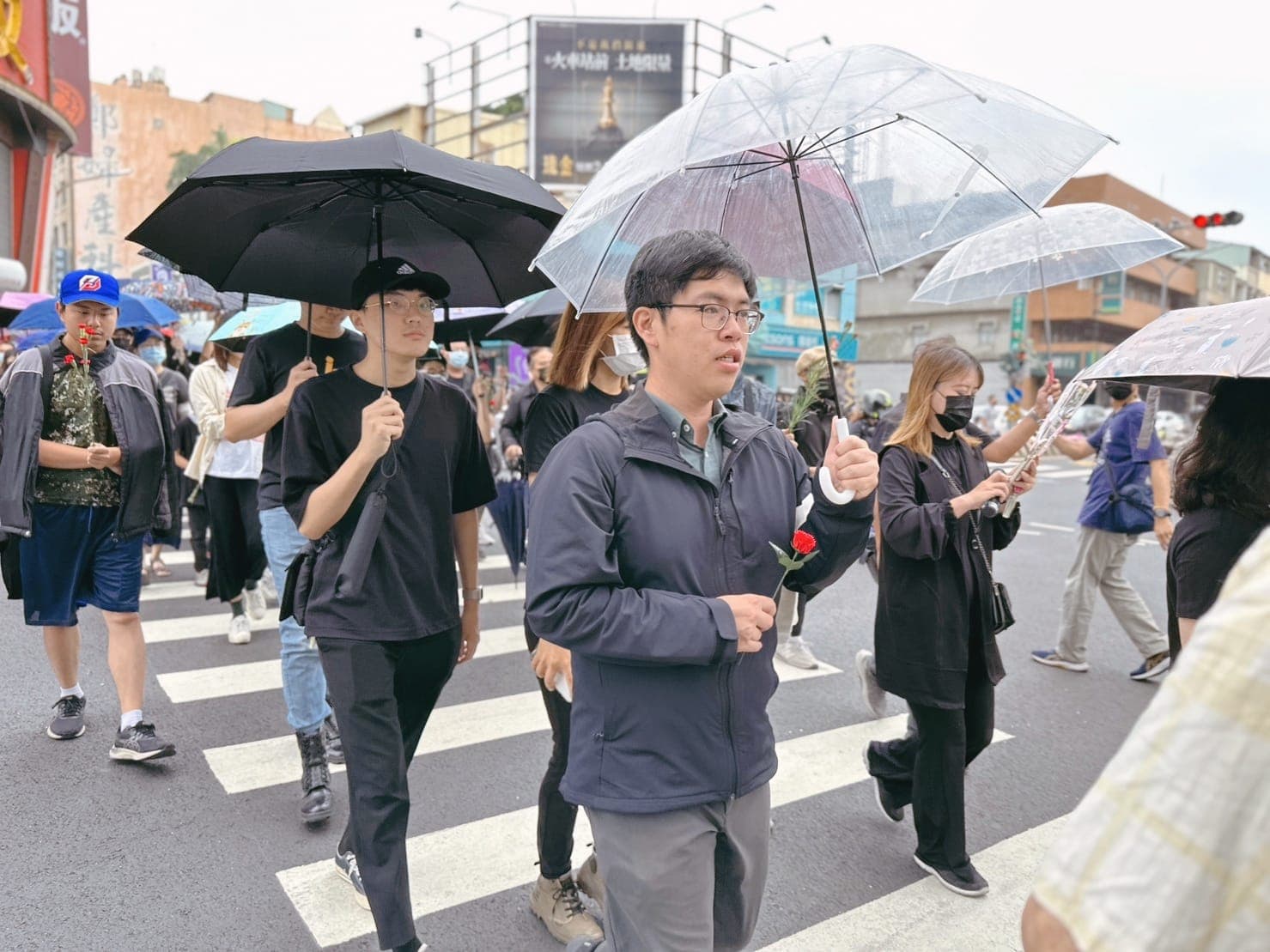 全台7縣市響應「行人安全大富翁」串聯快閃活動,圖為台南活動現場。(翻攝自議員周嘉韋臉書)