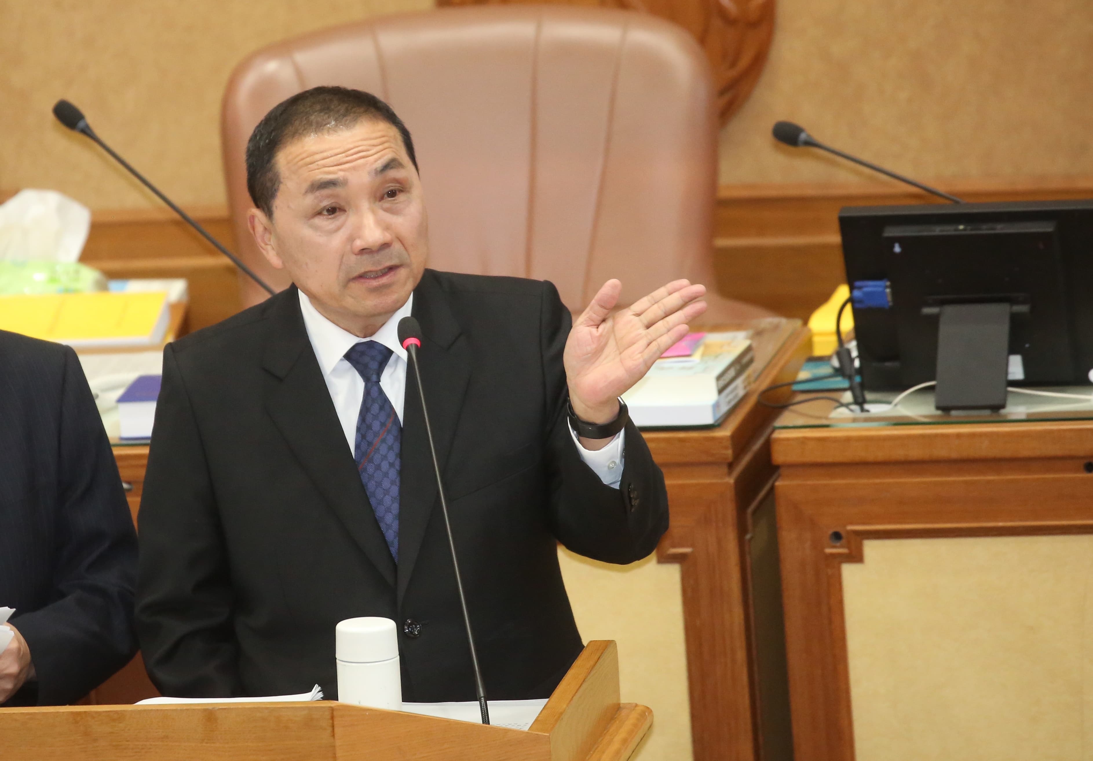 《彭博》點出侯友宜挑戰總統大位,將面臨「落跑」及執政履歷不夠完整的質疑。
