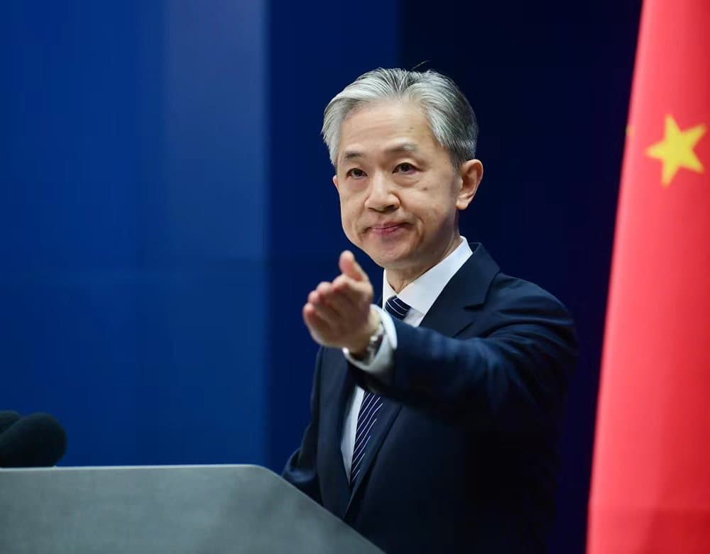 外交部發言人汪文斌今針對假球事件做出說明,稱有韓國公民涉及「非國家工作人員受賄罪」。(翻攝自@MFA_China Twitter)