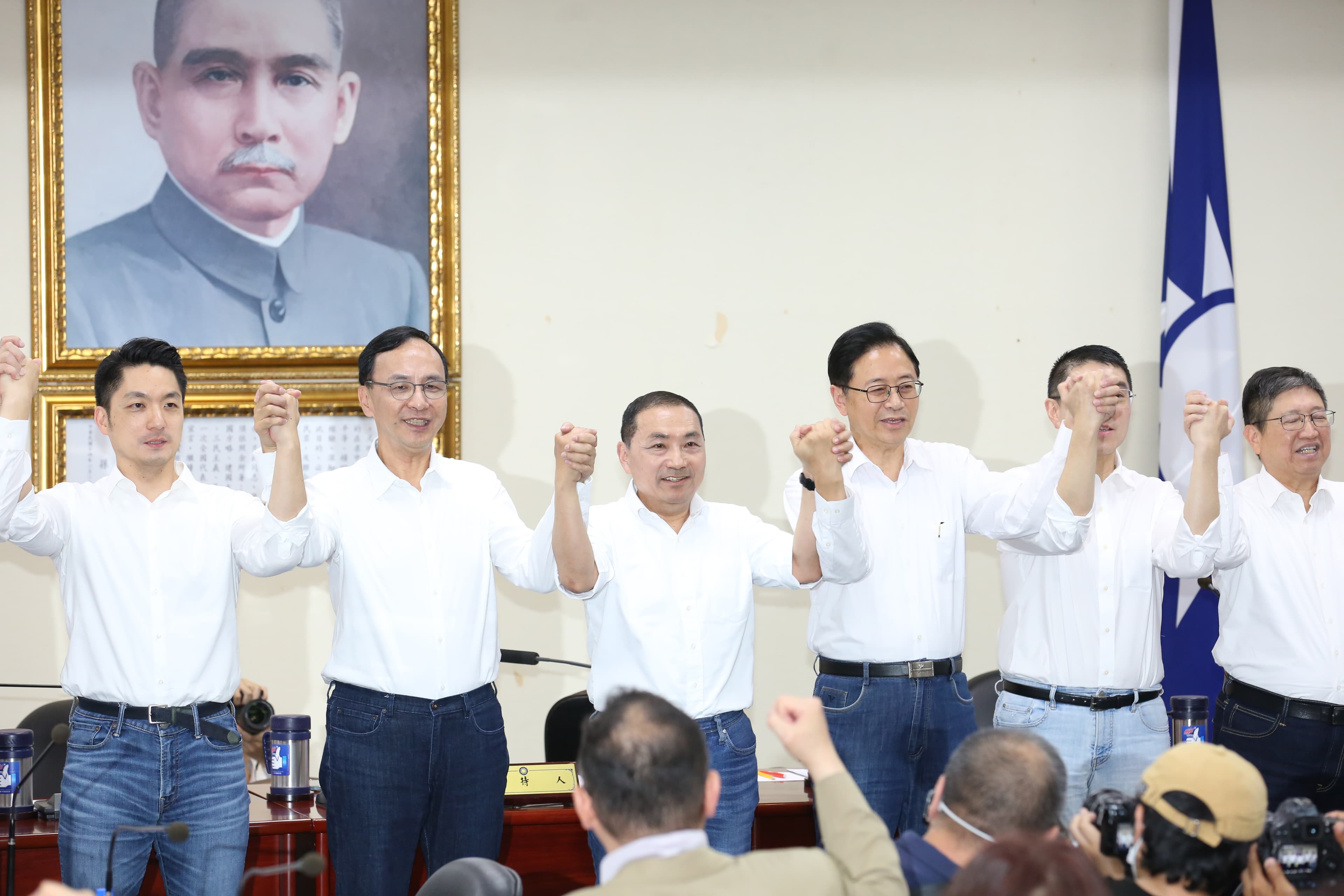 國民黨今日舉行中常會,除了朱立倫與侯友宜,台北市長蔣萬安、桃園市長張善政、新竹縣長楊文科也到場。