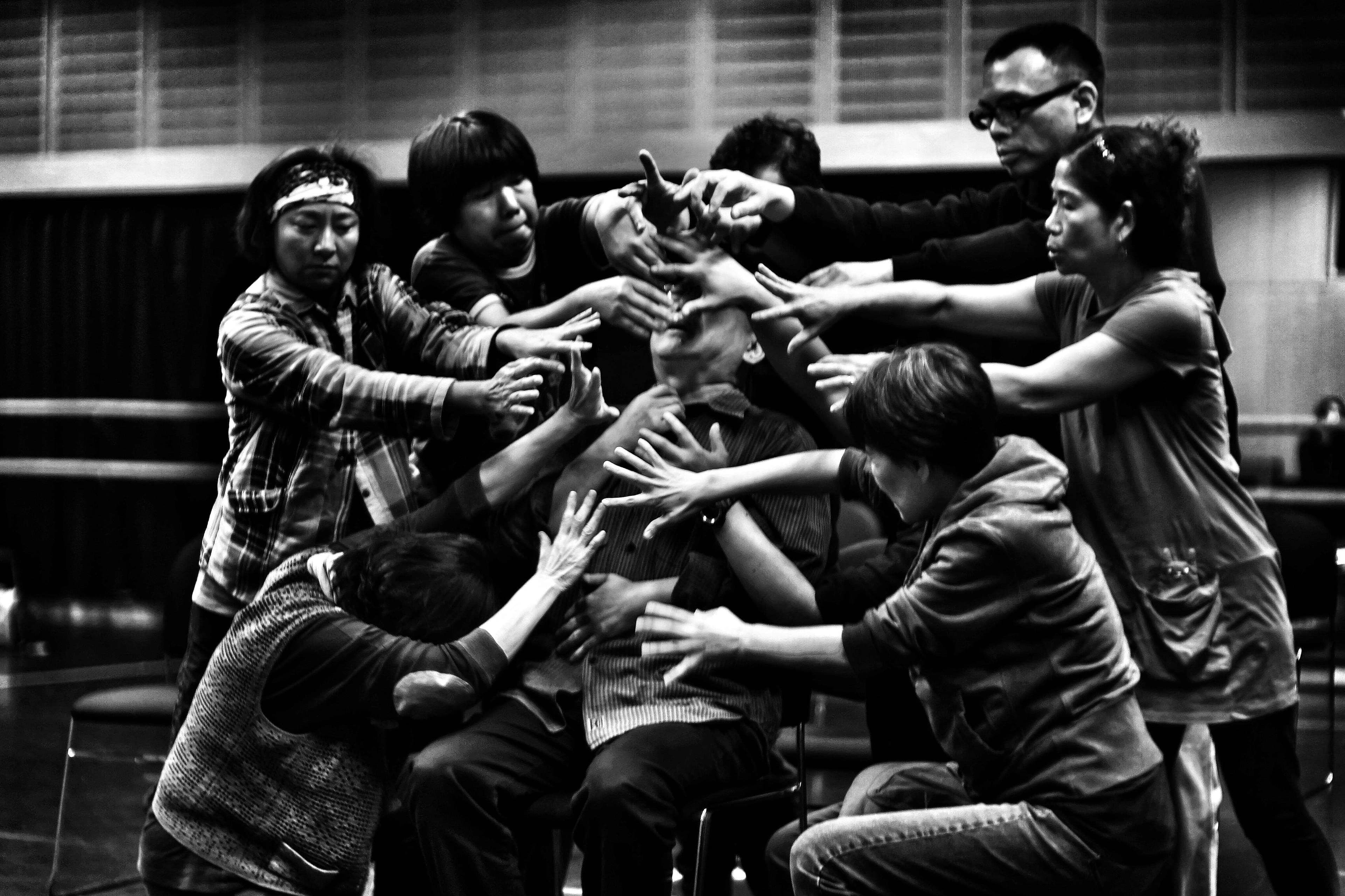 紀錄片《蘭陵40─演員實驗教室》呈現蘭陵劇坊創立40年,這群演員一路走來對劇場的熱愛。(台北電影節提供)