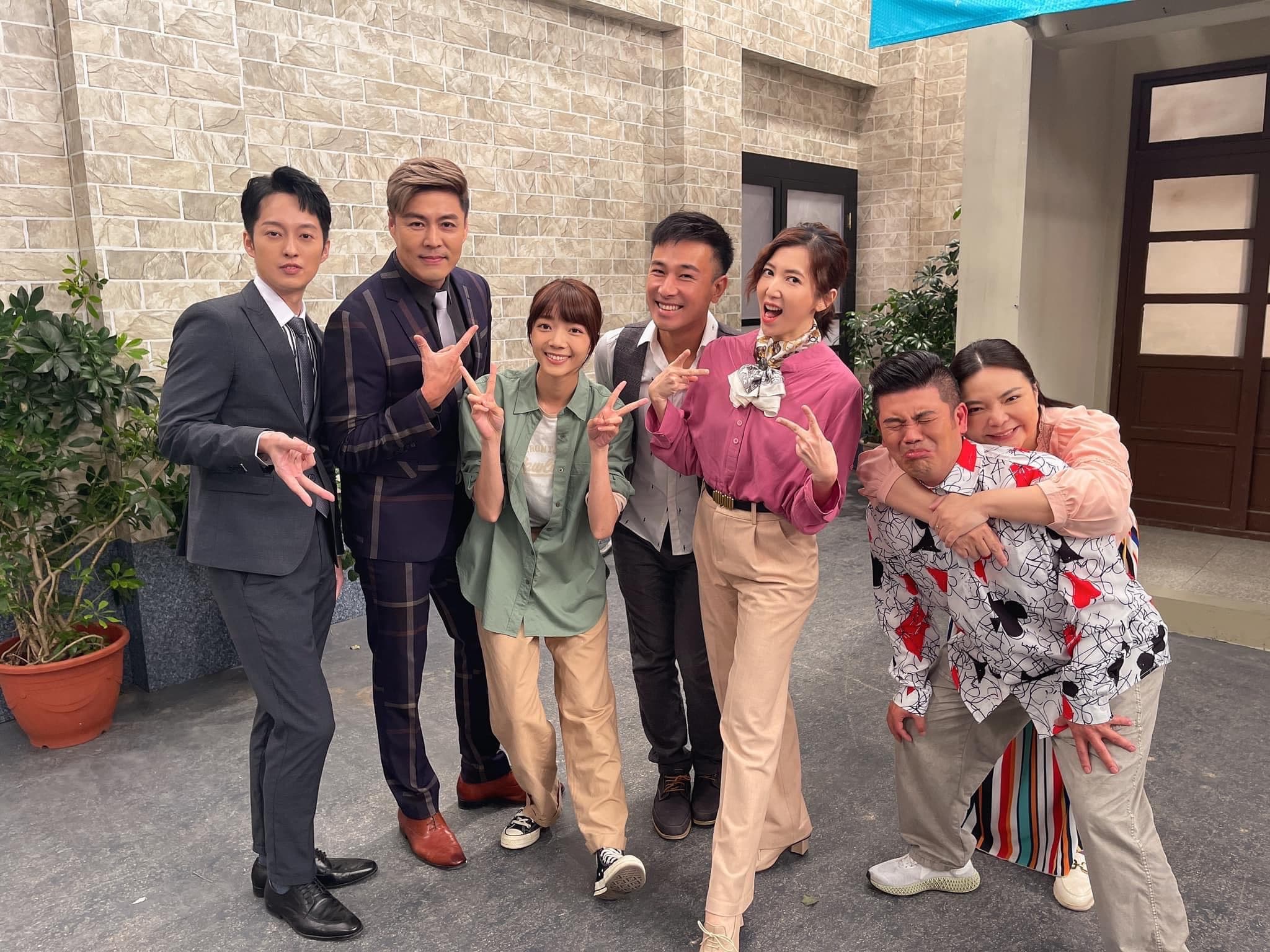 廖家儀在《市井豪門》是市場的里長,幫助里民解決疑難雜症。(民視提供)