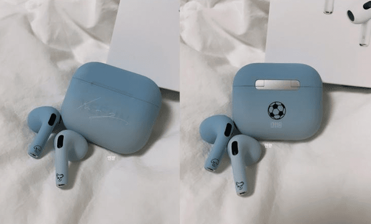 粉絲替辛叡恩特製無線耳機AirPods,上面印有足球和她寵物狗狗的畫像。(翻攝自topstarnews)