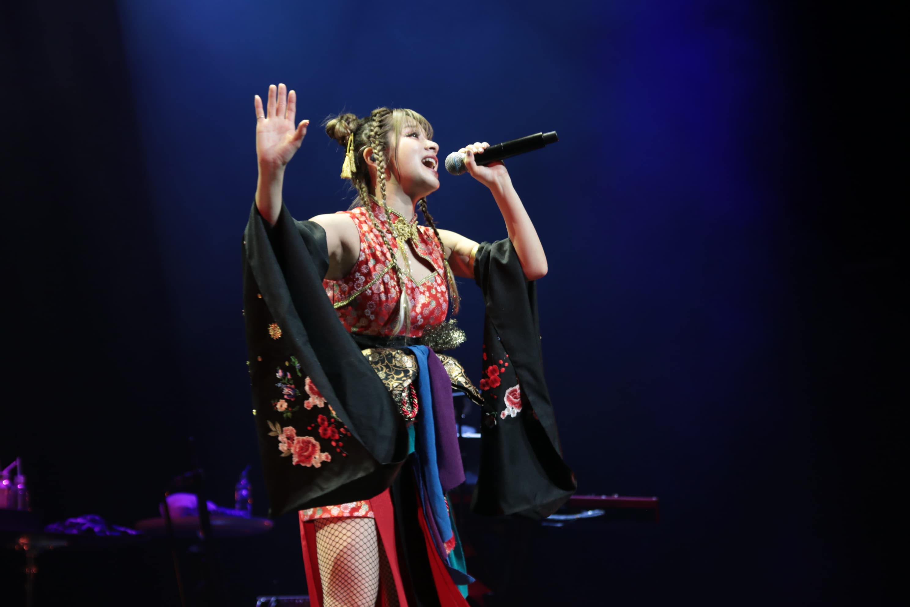 GARNiDELiA的美依禮芽18首歌曲唱好唱滿,從未下台休息,展現鐵肺好體力。(好玩國際文化提供)