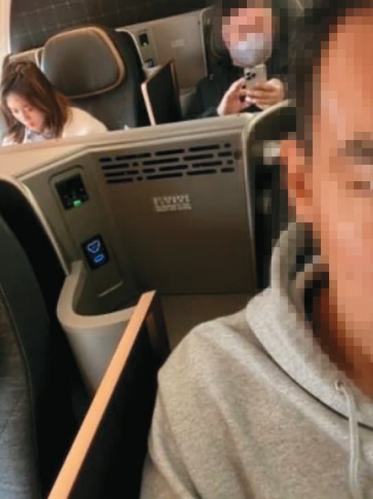 林千又(左)矢口否認跟賴姓富商(右)的關係,但日前兩人又被拍得出國旅遊,同搭商務艙。(讀者提供)