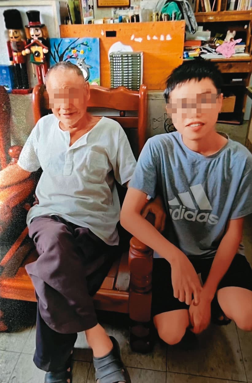 5億高中案的受害者賴男(右),傳去年才從祖父那邊繼承大筆土地。(讀者提供)
