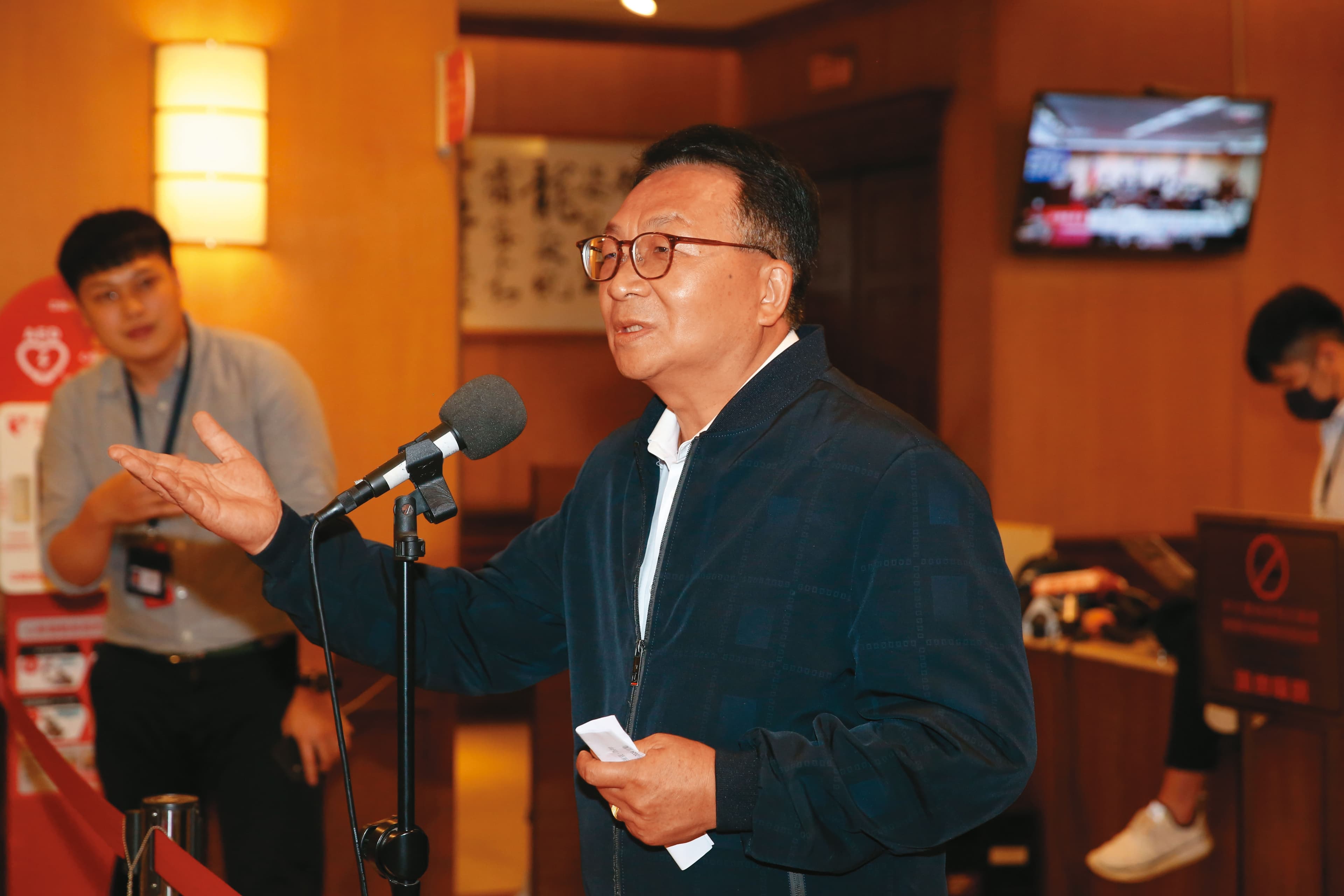 民進黨不少現任立委不再競選連任,包括最近因im.B爭議退選的陳歐珀。