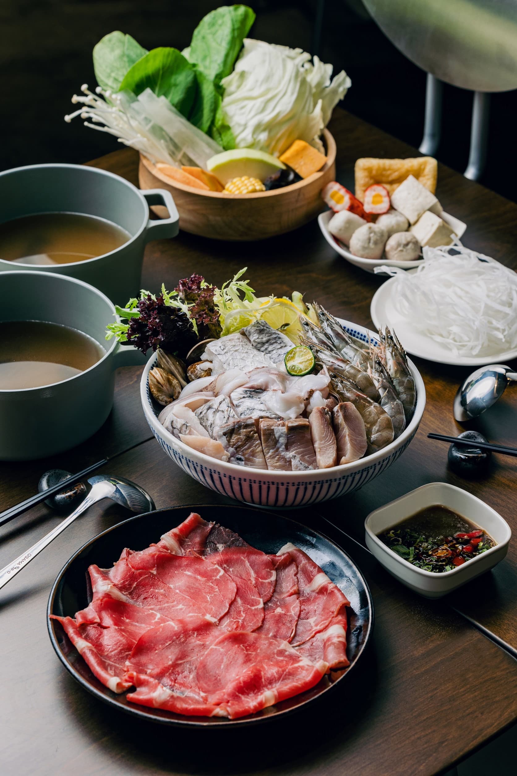 雙人A套餐的主菜有牛板腱等選擇。(1,500元/套,肉大人提供)