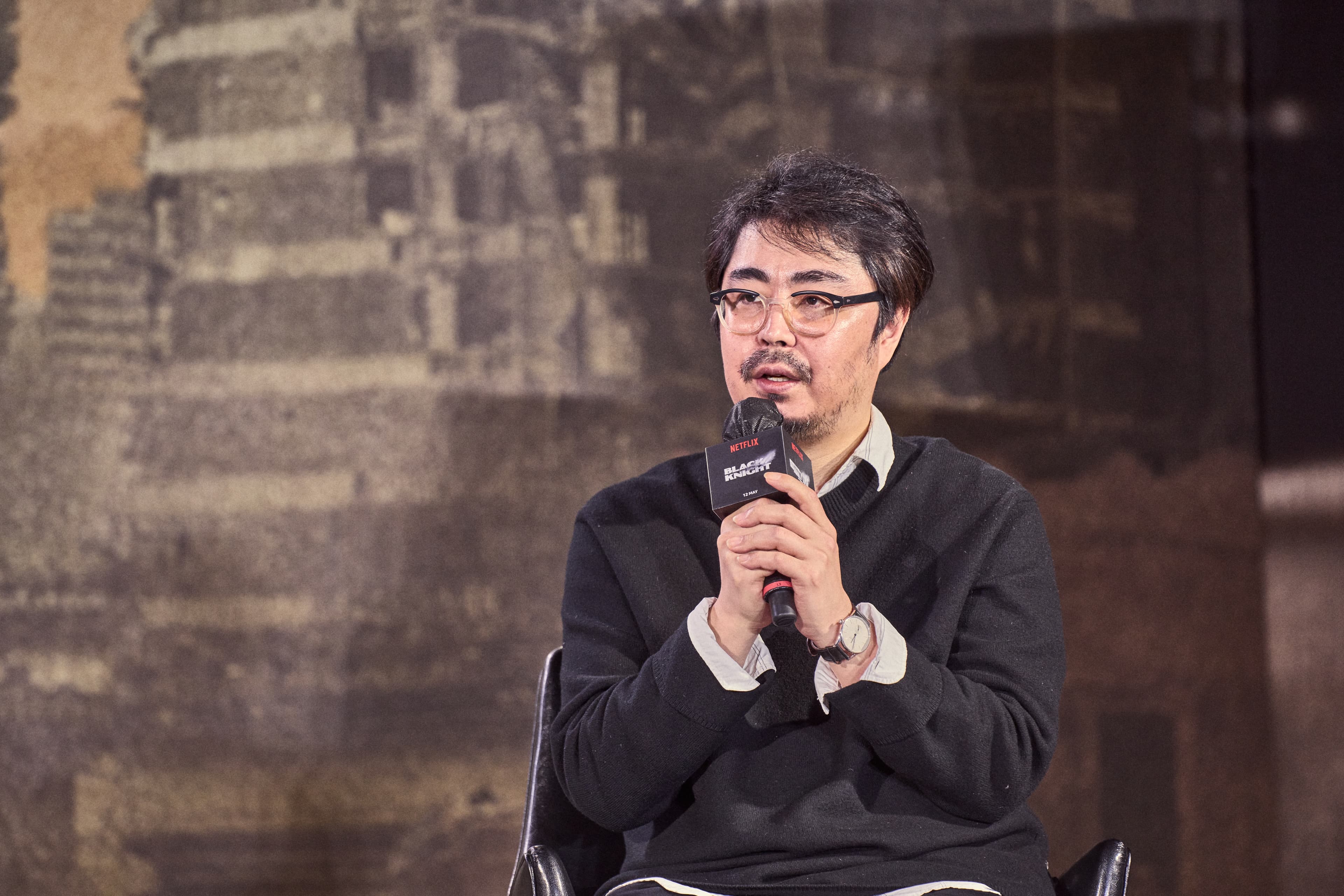 導演曹義錫首次挑戰拍攝劇集,坦言《末日騎士》無論是拍攝或後製都相當不容易。(Netflix提供)