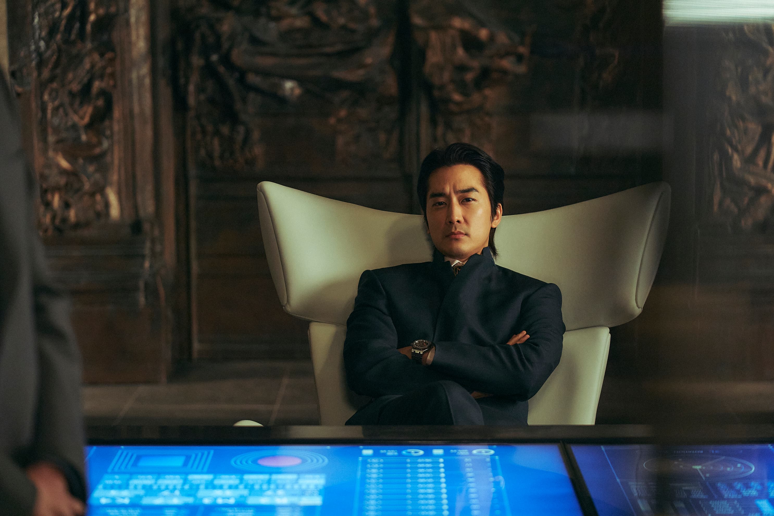 宋承憲也是首次挑戰需要大量特效後製的作品。(Netflix提供)