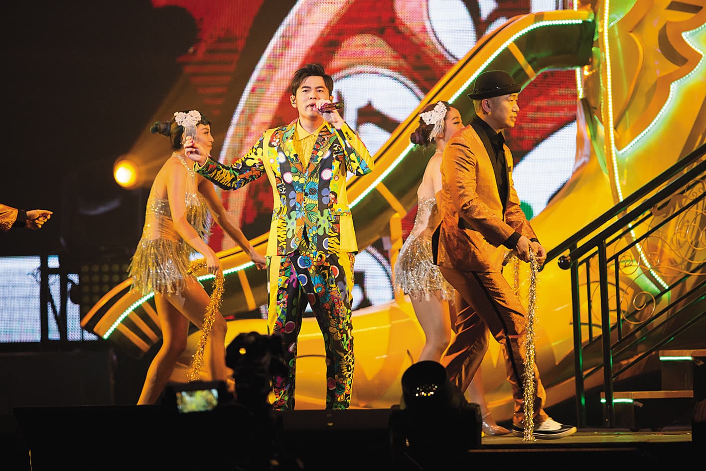 周杰倫舉辦出道20年的「嘉年華」演唱會,但台灣場的時間、地點都尚未底定。