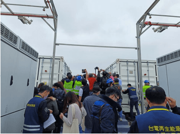 全台最大的「南鹽田」光電場之細水霧消防設備,遭指控廠商報告過期、設備規格有嚴重瑕疵。(讀者提供)
