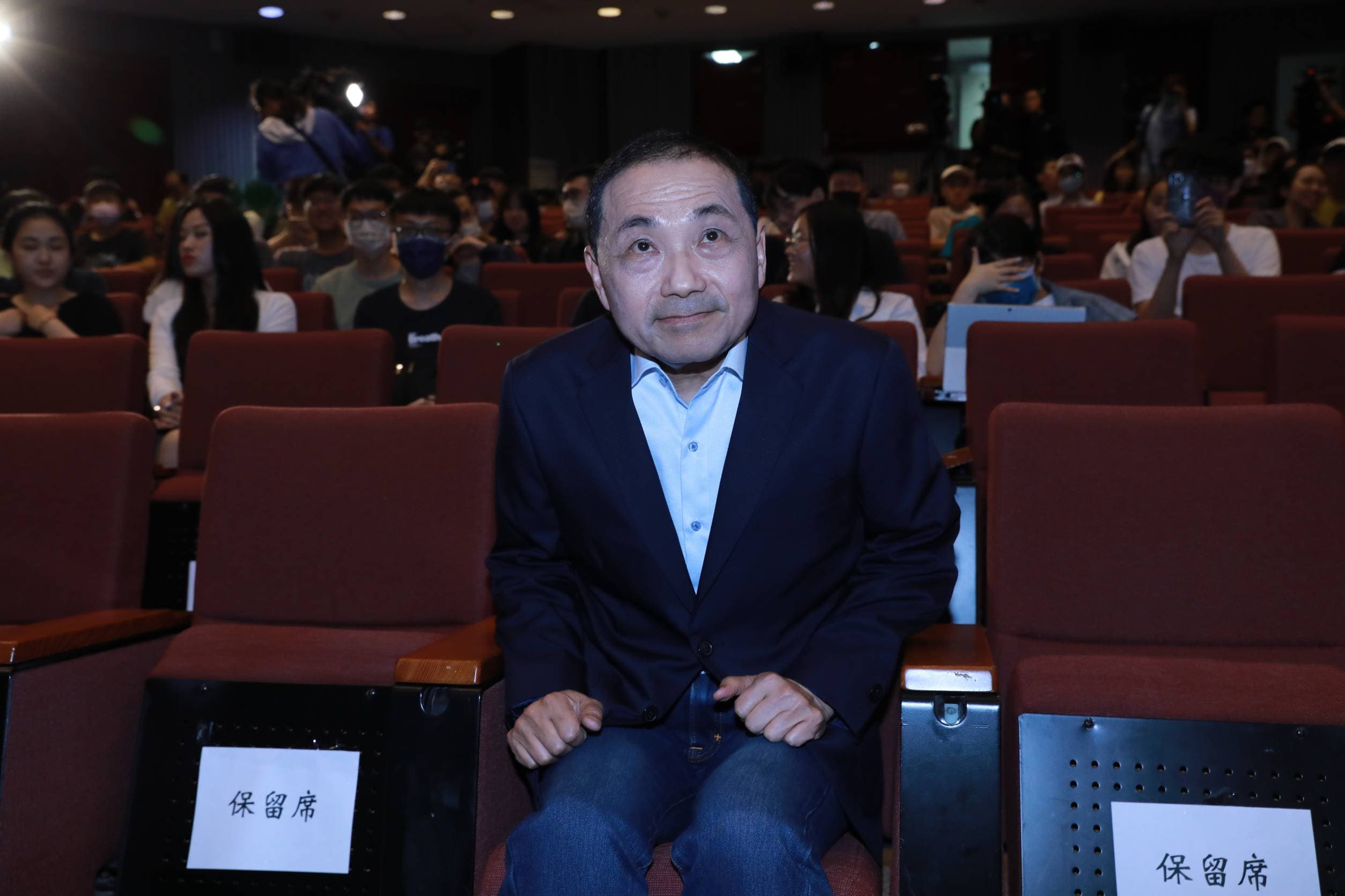 侯友宜今出席「政治進入大學plus」活動並演講,不過也碰到學生抗議要其道歉。