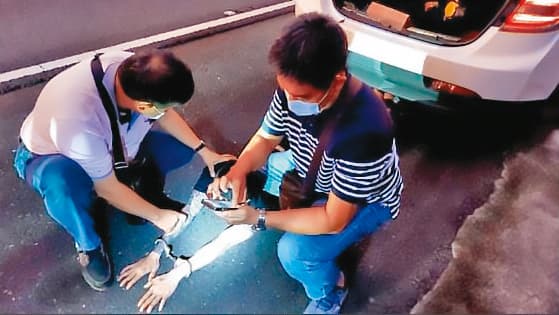 王強生提到逮捕蘇男當下的驚險瞬間,仍覺得心有餘悸。(翻攝畫面)