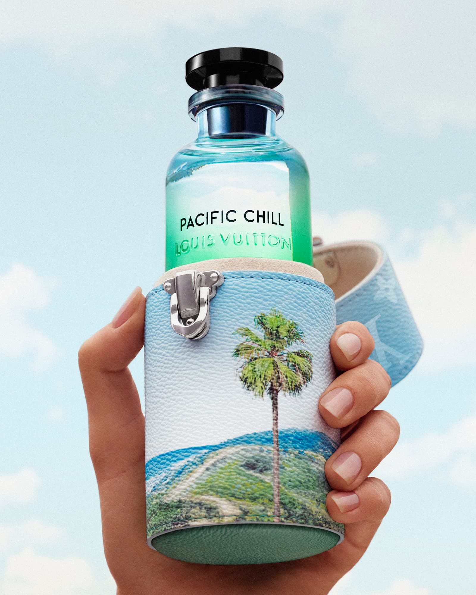 Pacific Chill香水推出的旅行攜帶包。(路易威登提供)