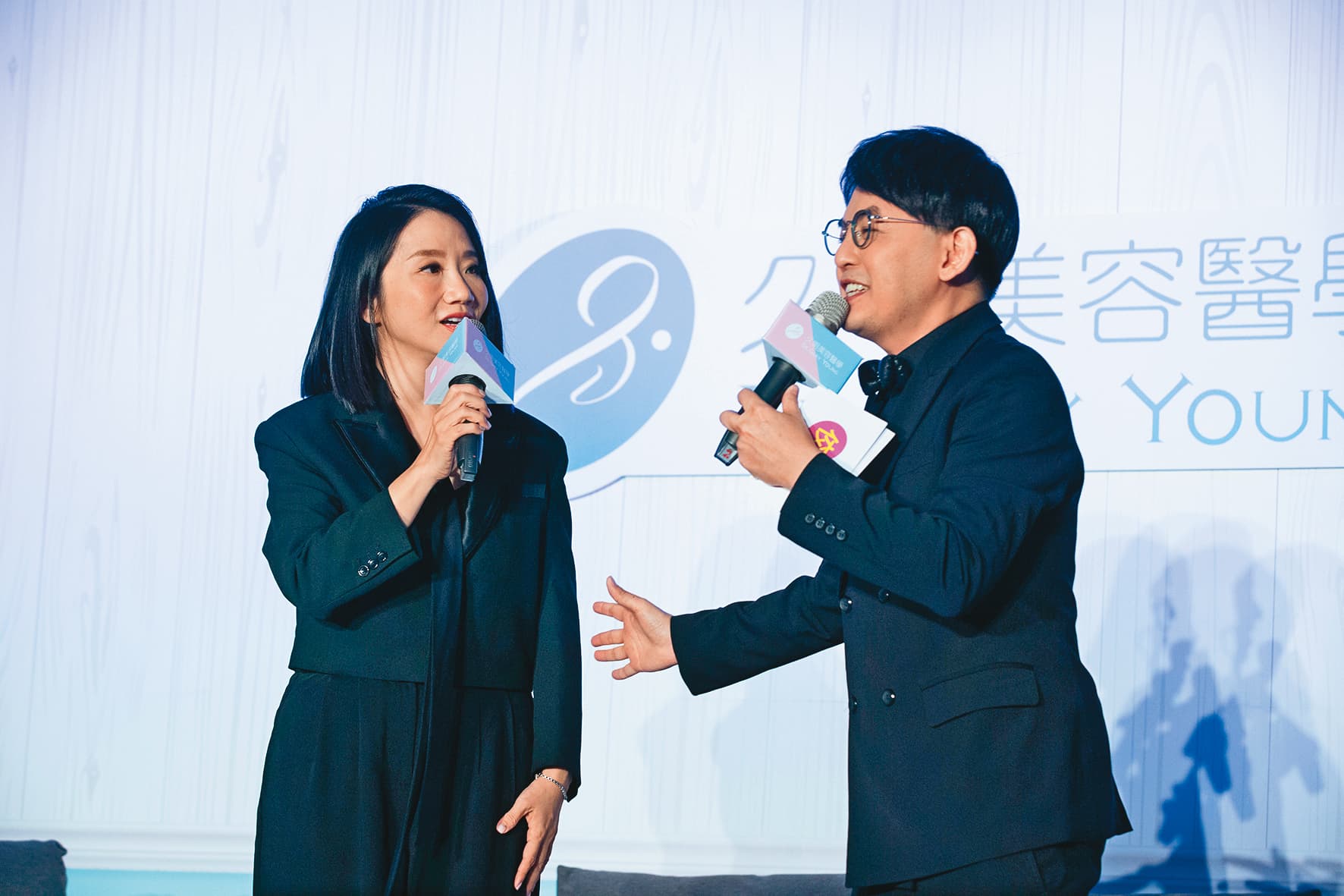 陶晶瑩(左)和黃子佼(右)多年來在主持界各擁一片天,對黃子佼事件只回「希望他好好度過」。