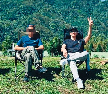 林柏宏(右)和友人都喜歡大自然,不約而同在社群分享露營實況。(翻攝自林柏宏IG)